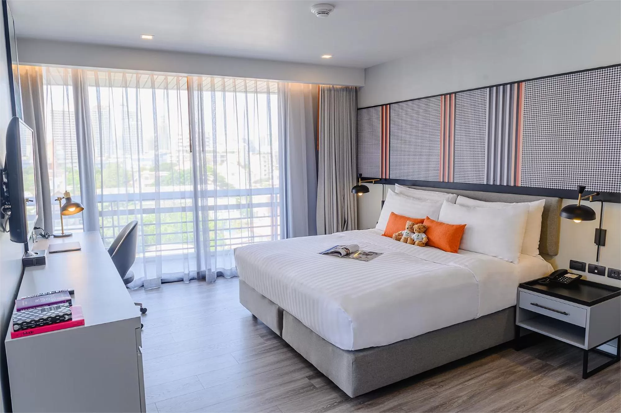 Bed in Oakwood Residence Sukhumvit Thonglor Bangkok
