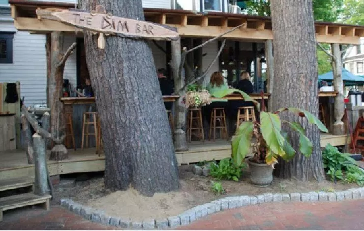 Woodstock Inn, Station and Brewery