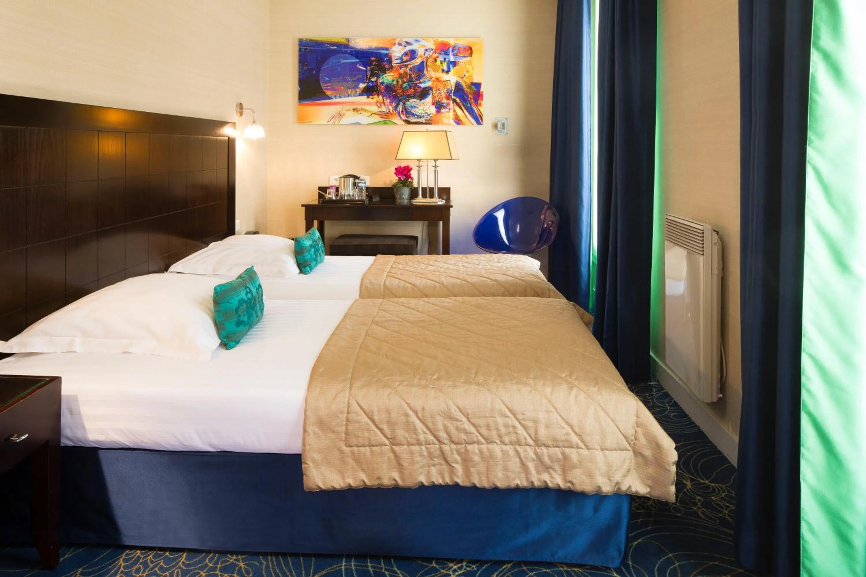 Photo of the whole room, Bed in Hotel Best Western Anjou Lafayette