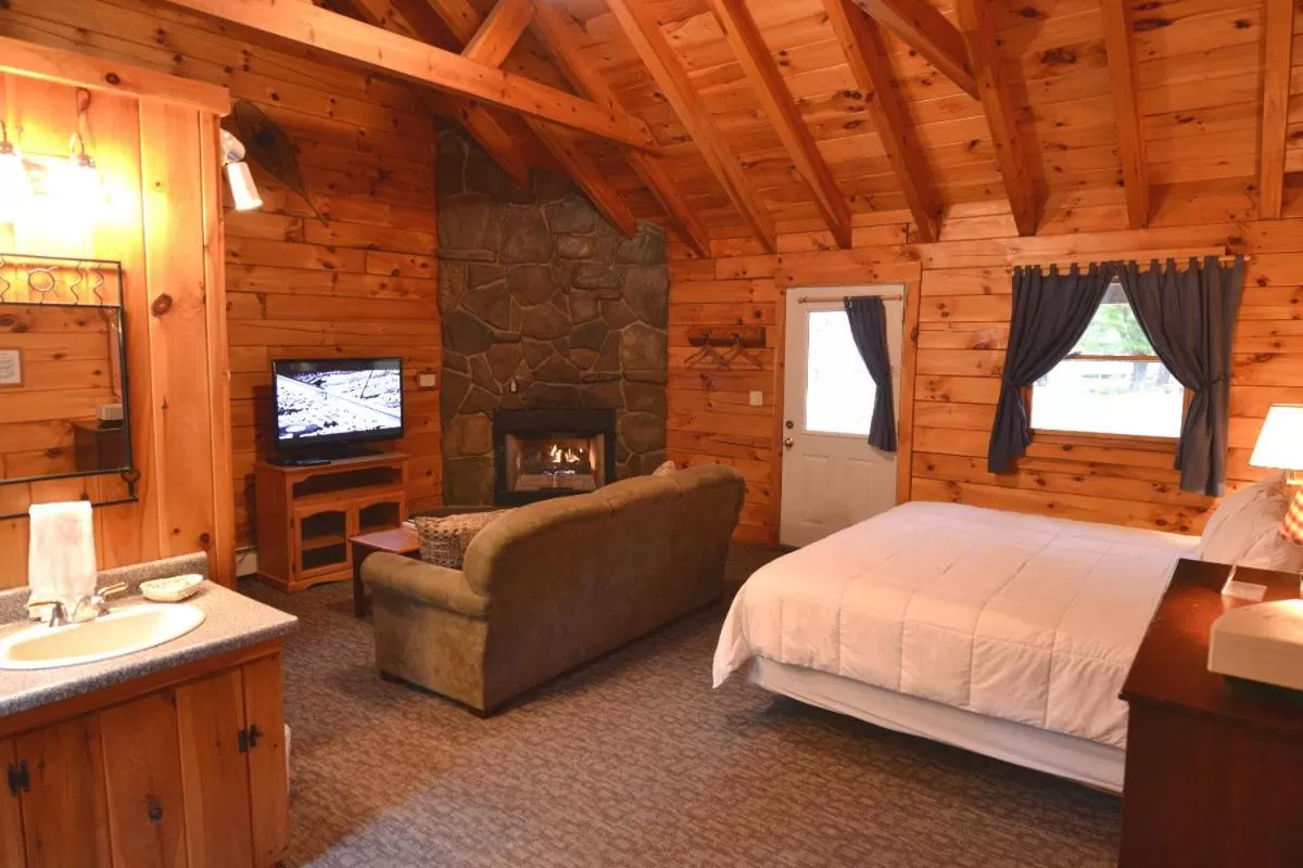 Photo of the whole room, Bed in New England Inn & Lodge