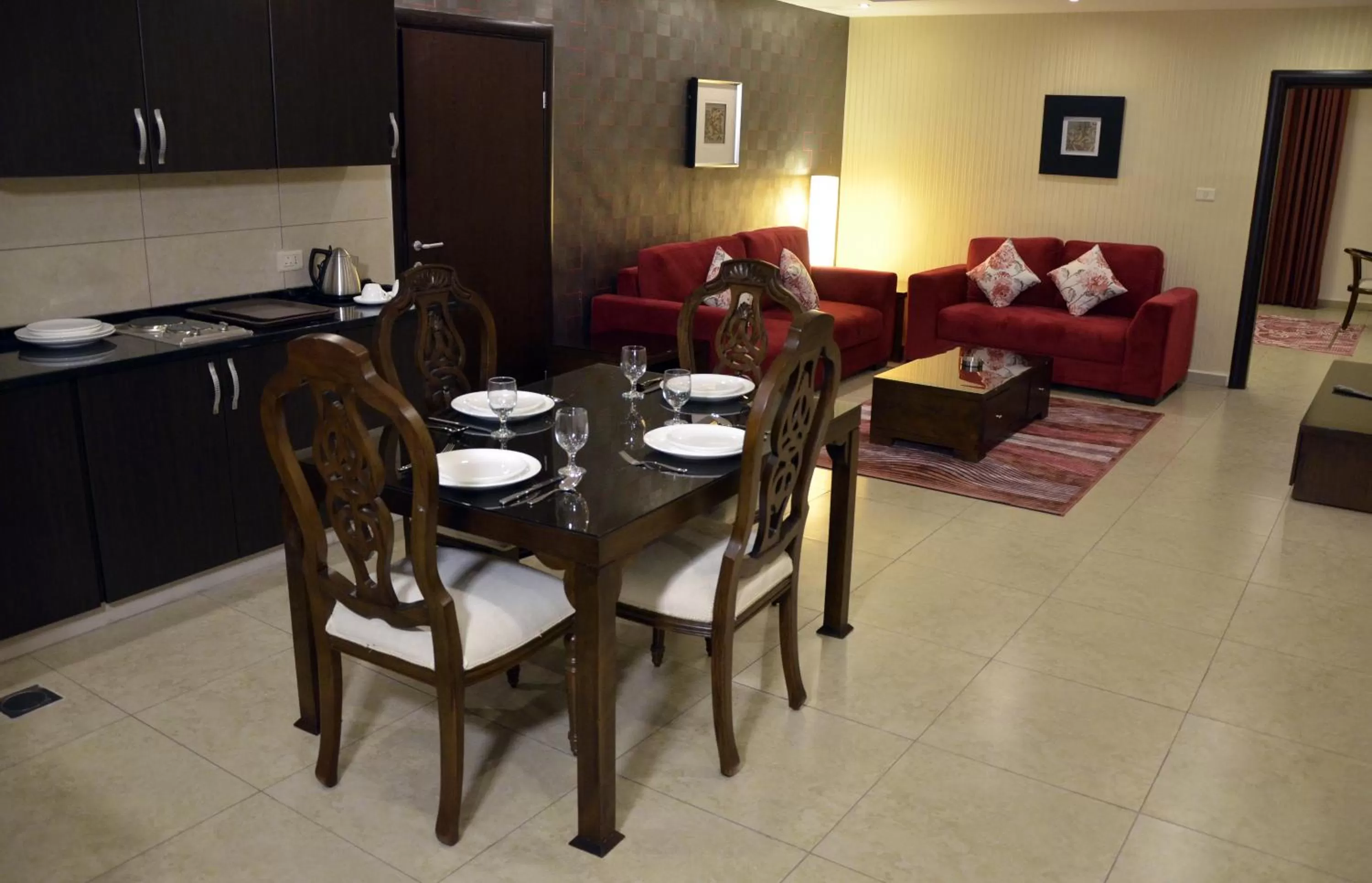 Dining area in City Rose Hotel Suites