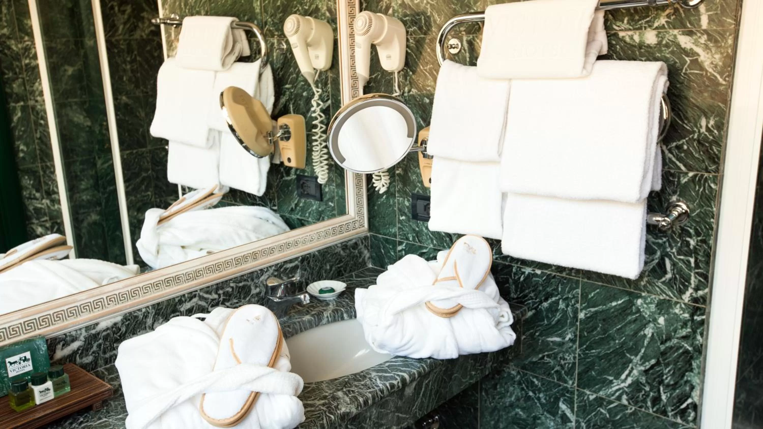 Bathroom in Hotel Victoria & Iside Spa