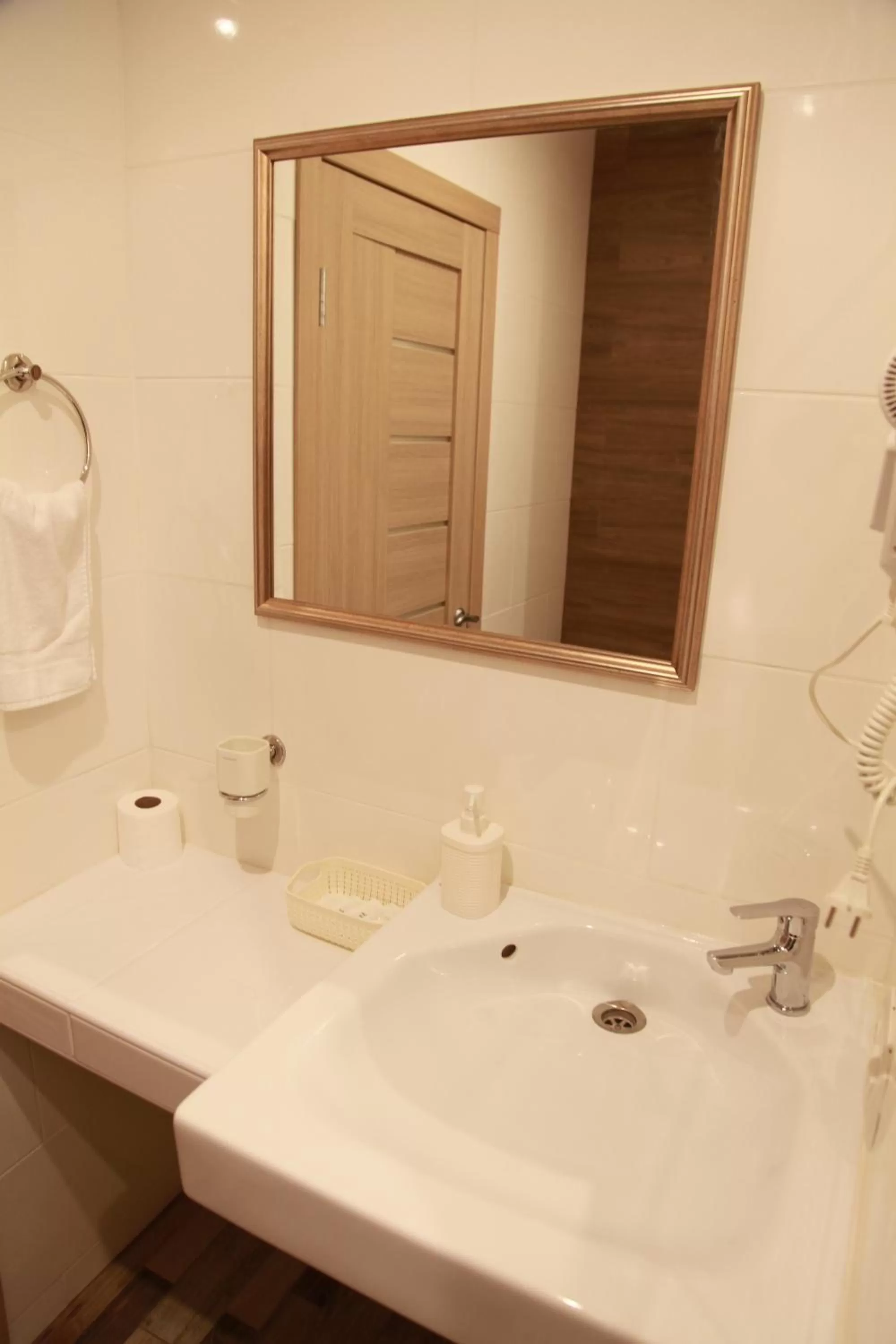 WINE & ROSE BOUTIQUE HOTEL