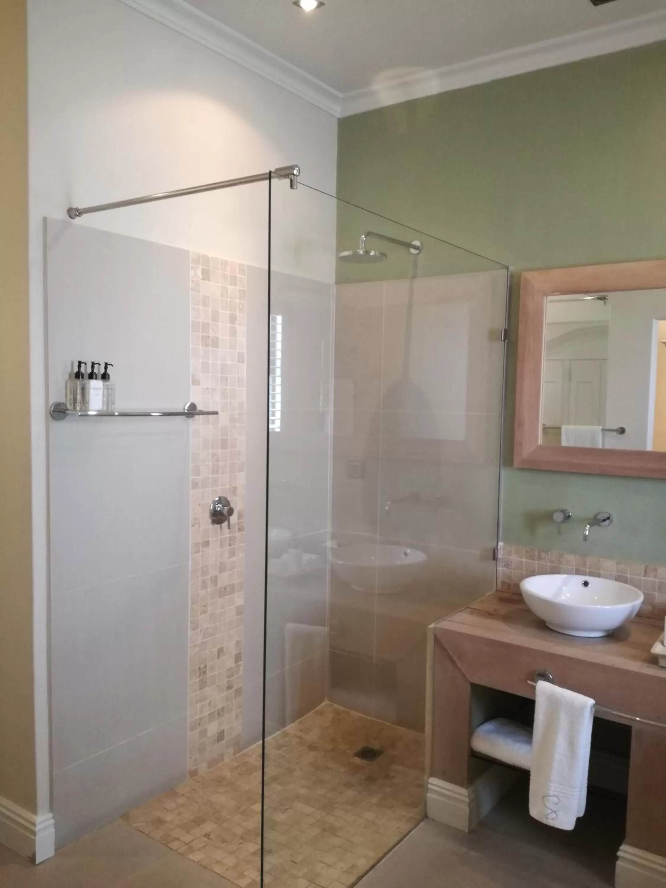 Shower in Sugar Hotel