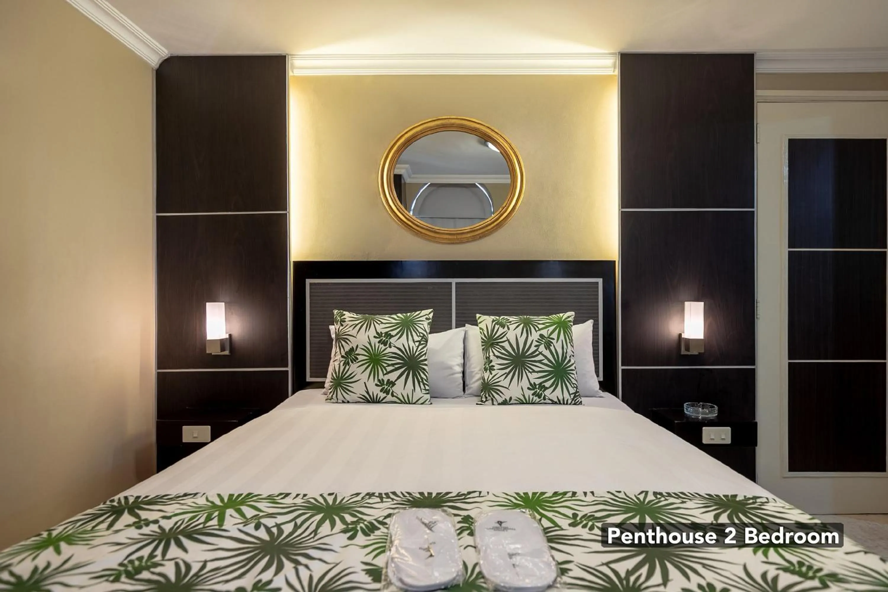 Bedroom, Bed in Orchid Garden Suites