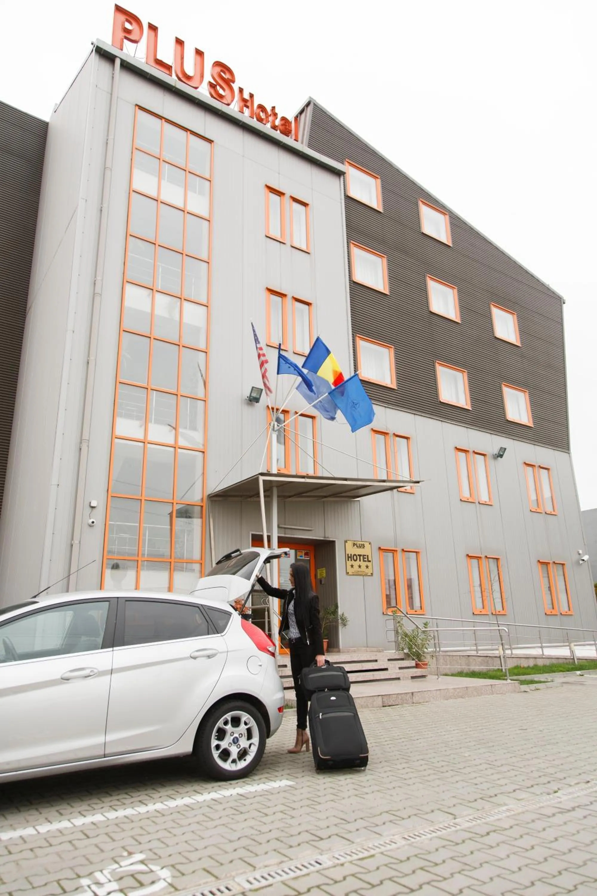 Facade/entrance in Plus Hotel