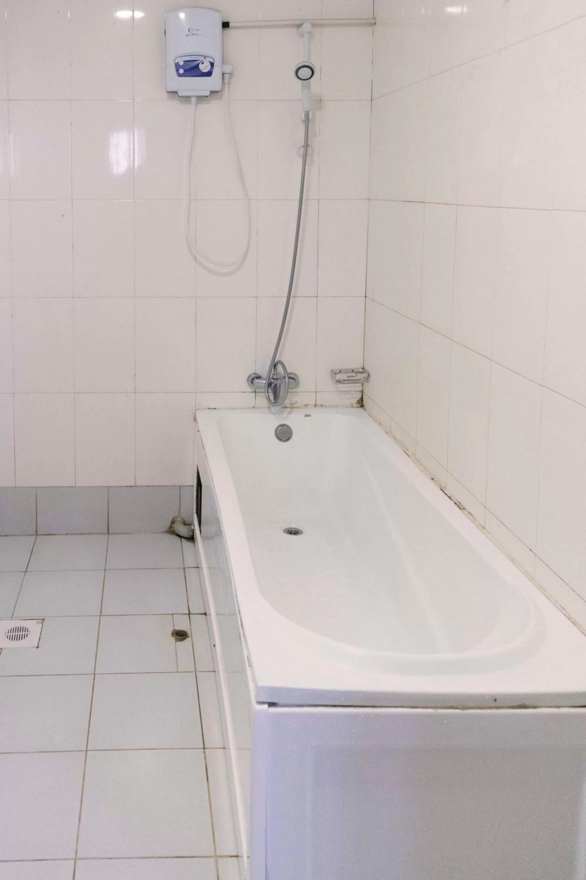 Shower in Sunrise Hotel Kampala