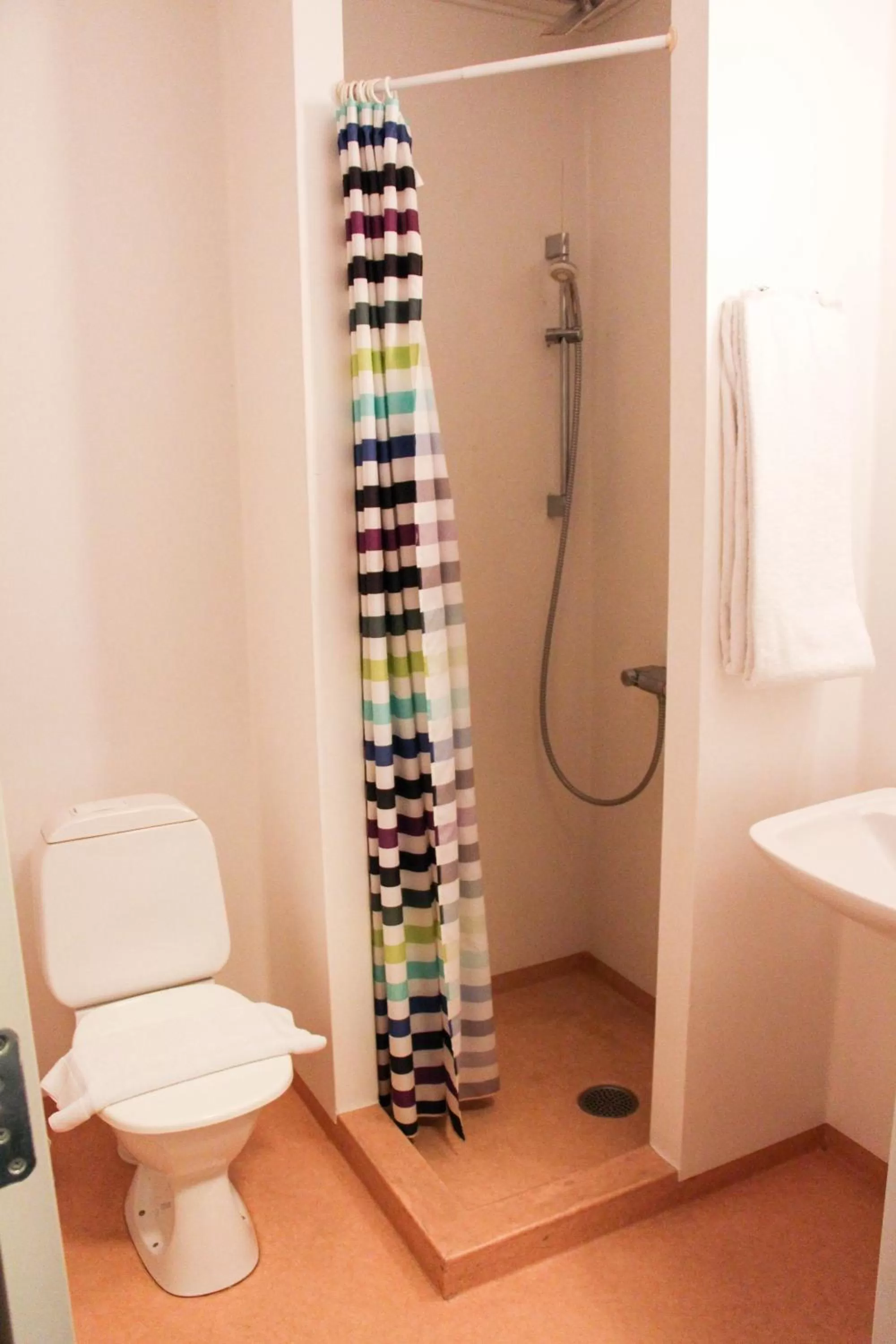 Shower in Krebshuset / Kelz0rdk