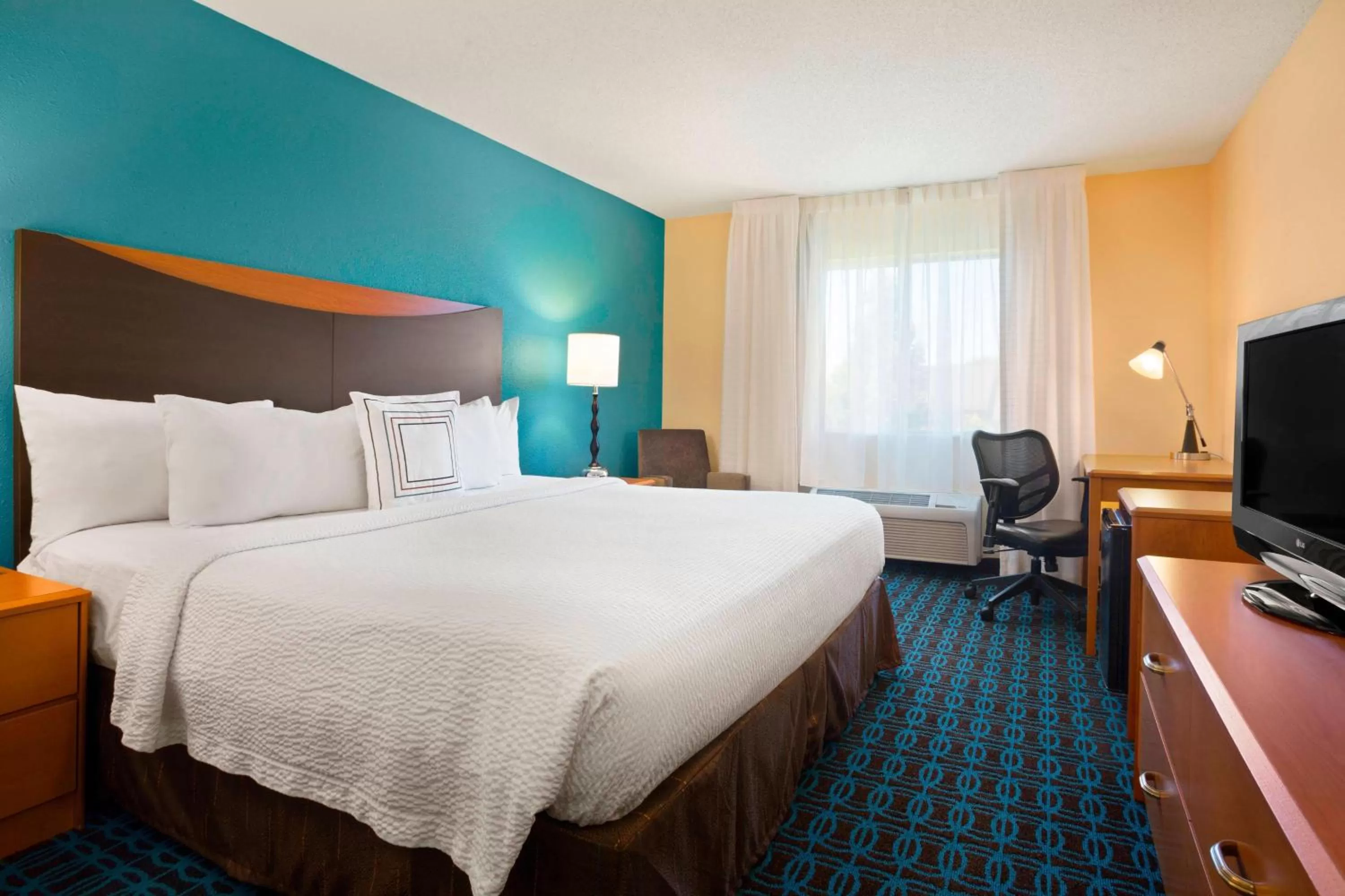 King Room with Roll-in Shower - Mobility and Hearing Accessible in Fairfield Inn & Suites Minneapolis-St. Paul Airport