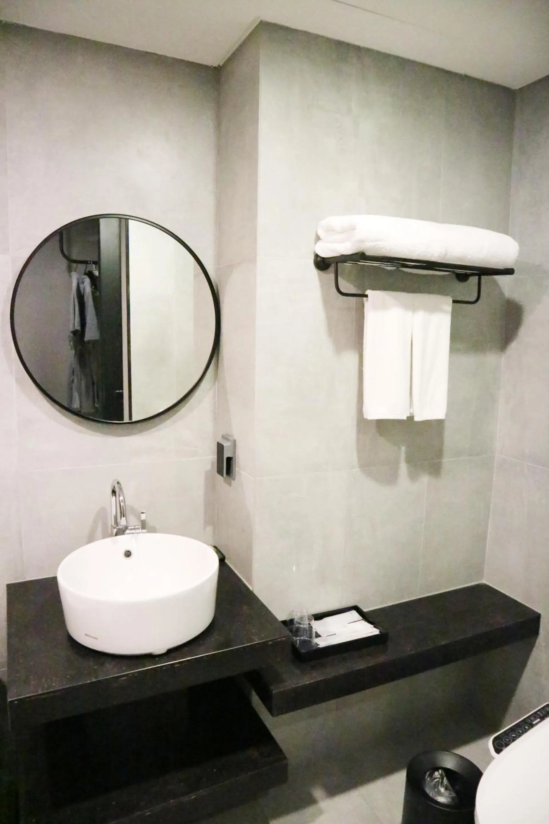 Shower in Hotel Alice and Trunk