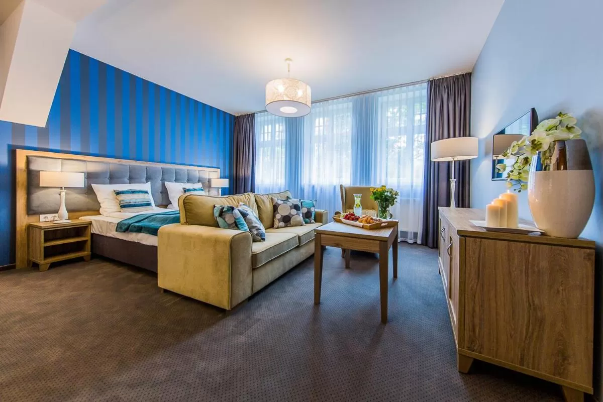 Bed in Hotel Dębowy Biowellness & SPA Góry Sowie