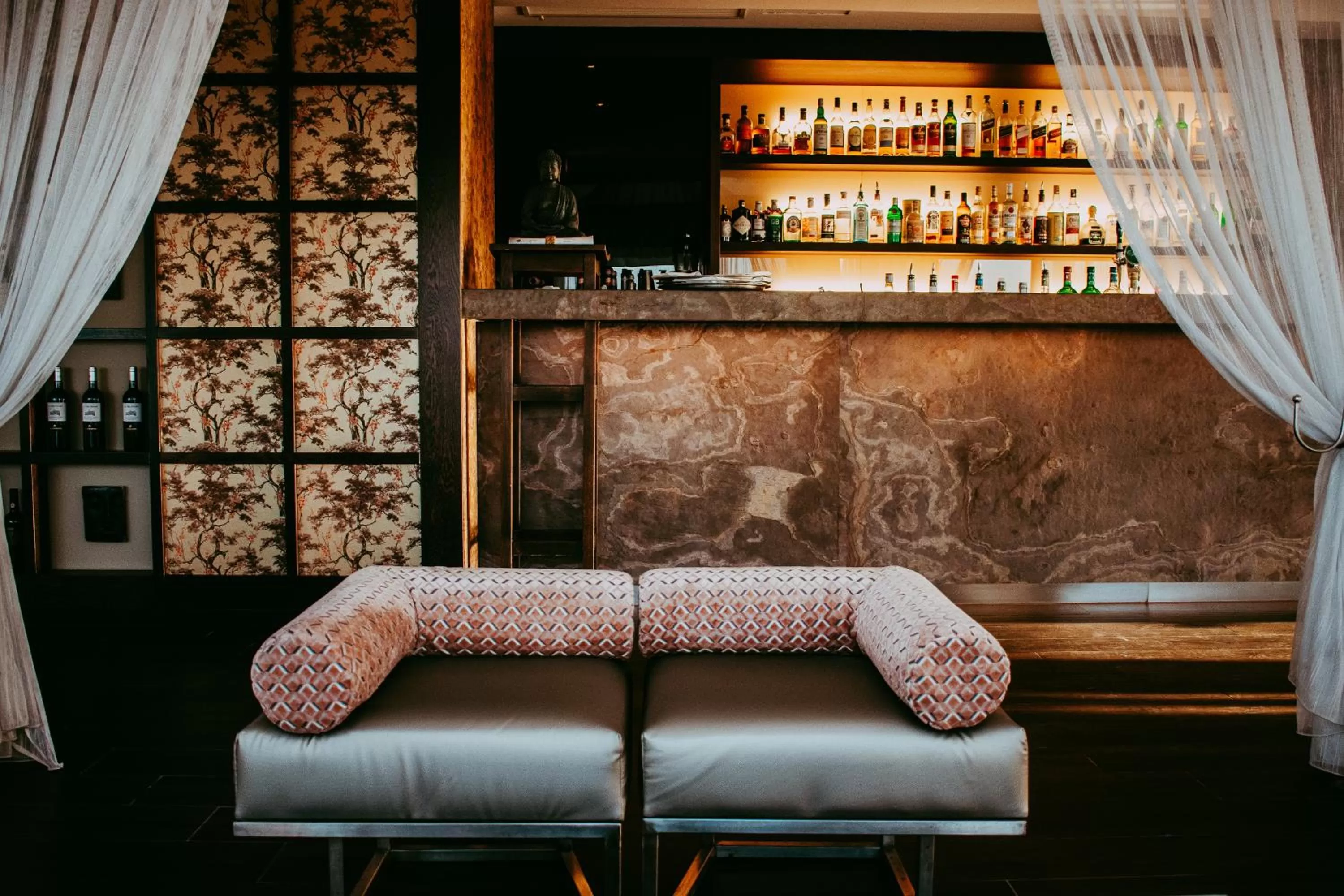 Restaurant/places to eat in AX The Palace