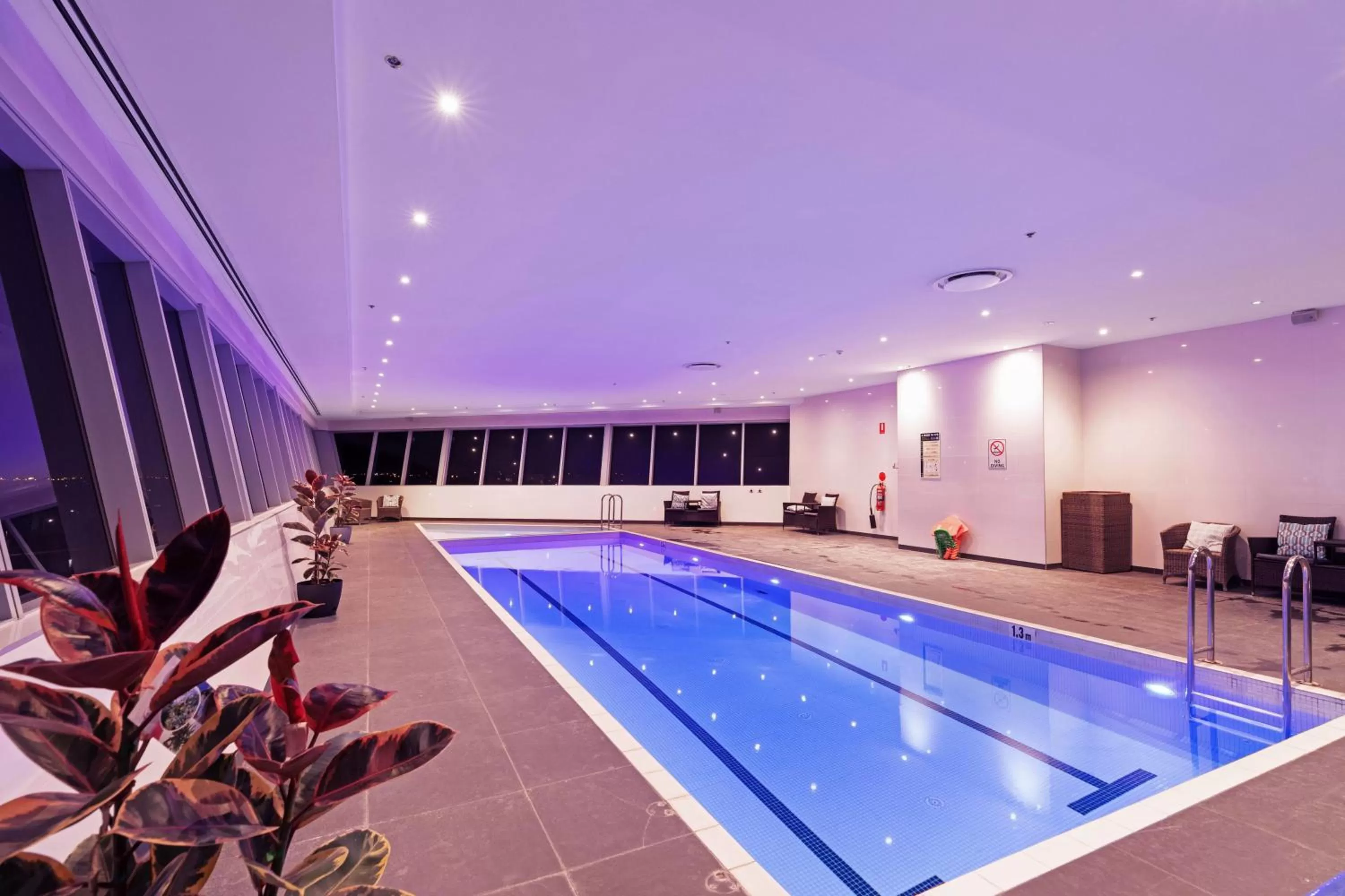 Swimming pool in Mercure Melbourne Caroline Springs