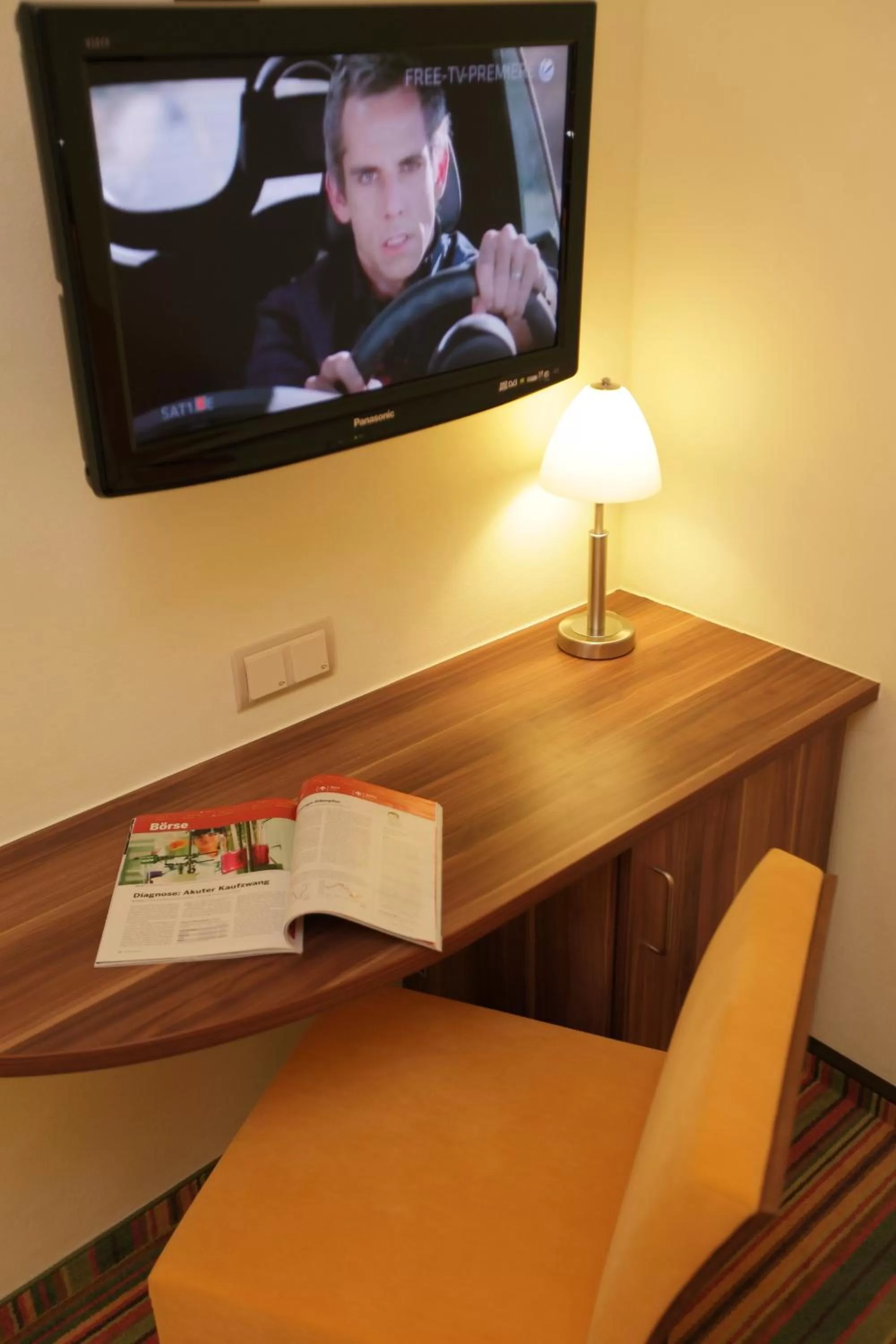 TV and multimedia, TV/Entertainment Center in Hotel Peterhof