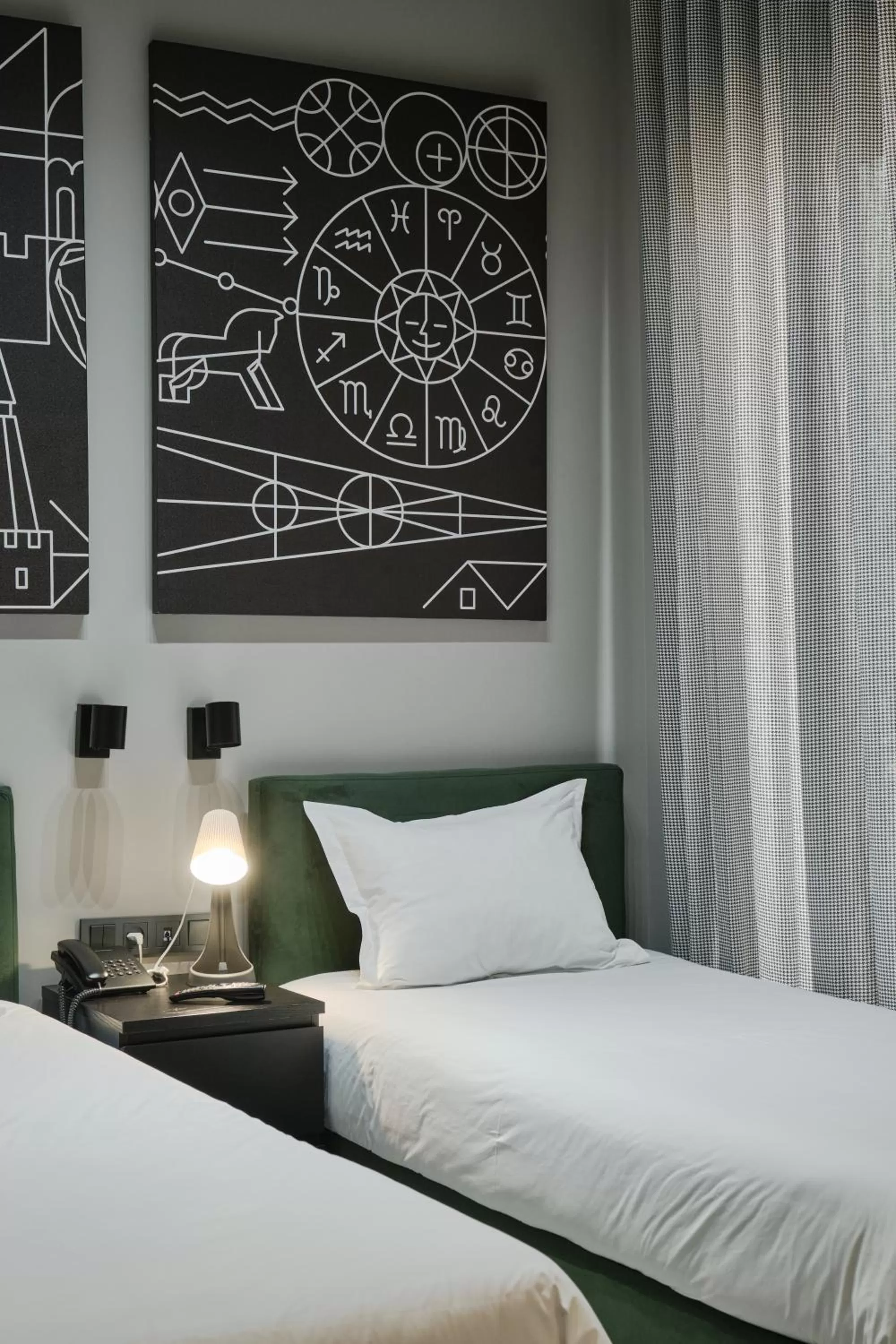 Bed in Sapiens Hotel