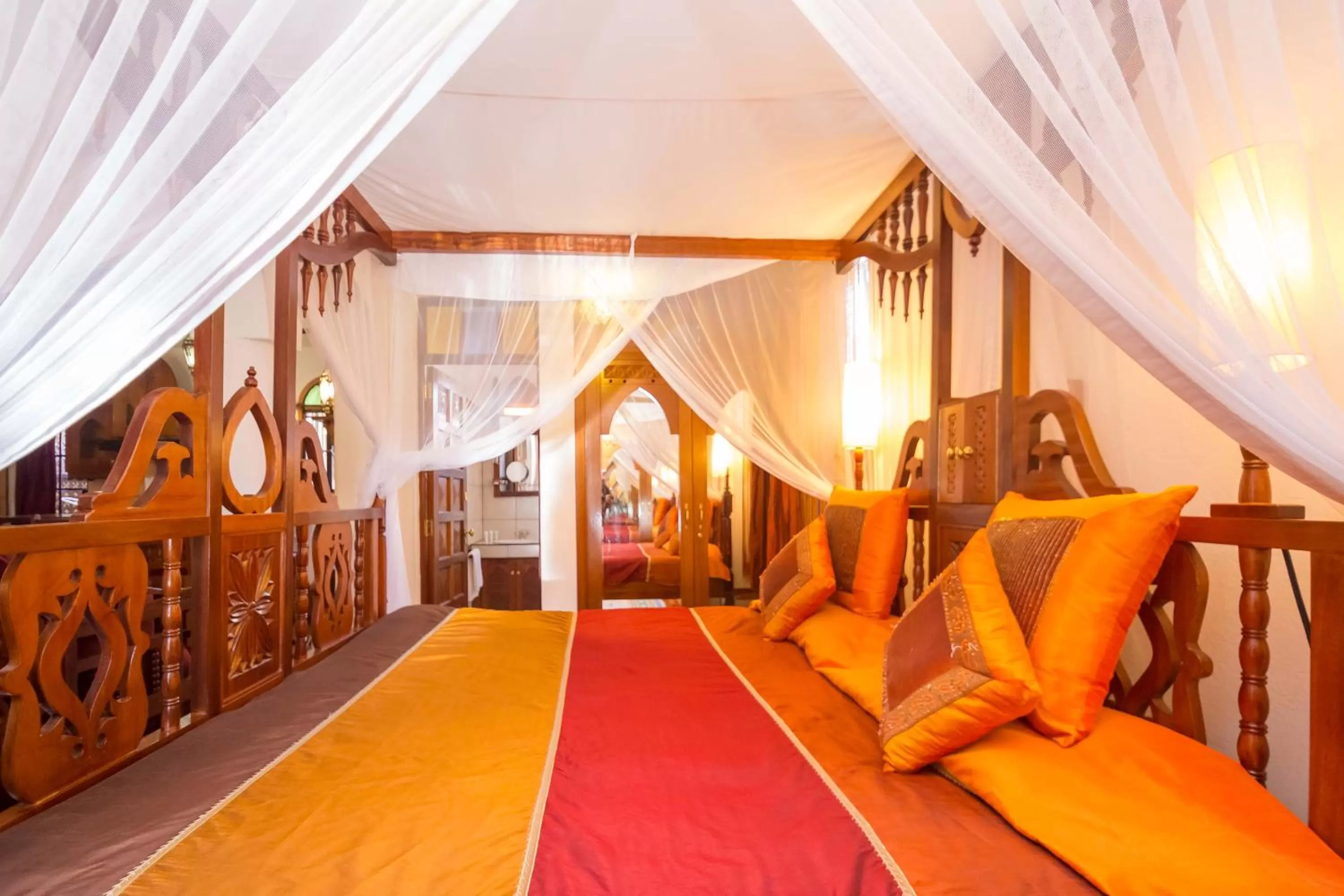 Photo of the whole room, Bed in The King Post