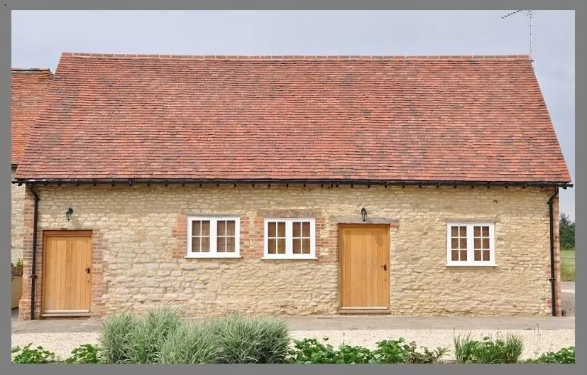 Facade/entrance in Court Farm Barns