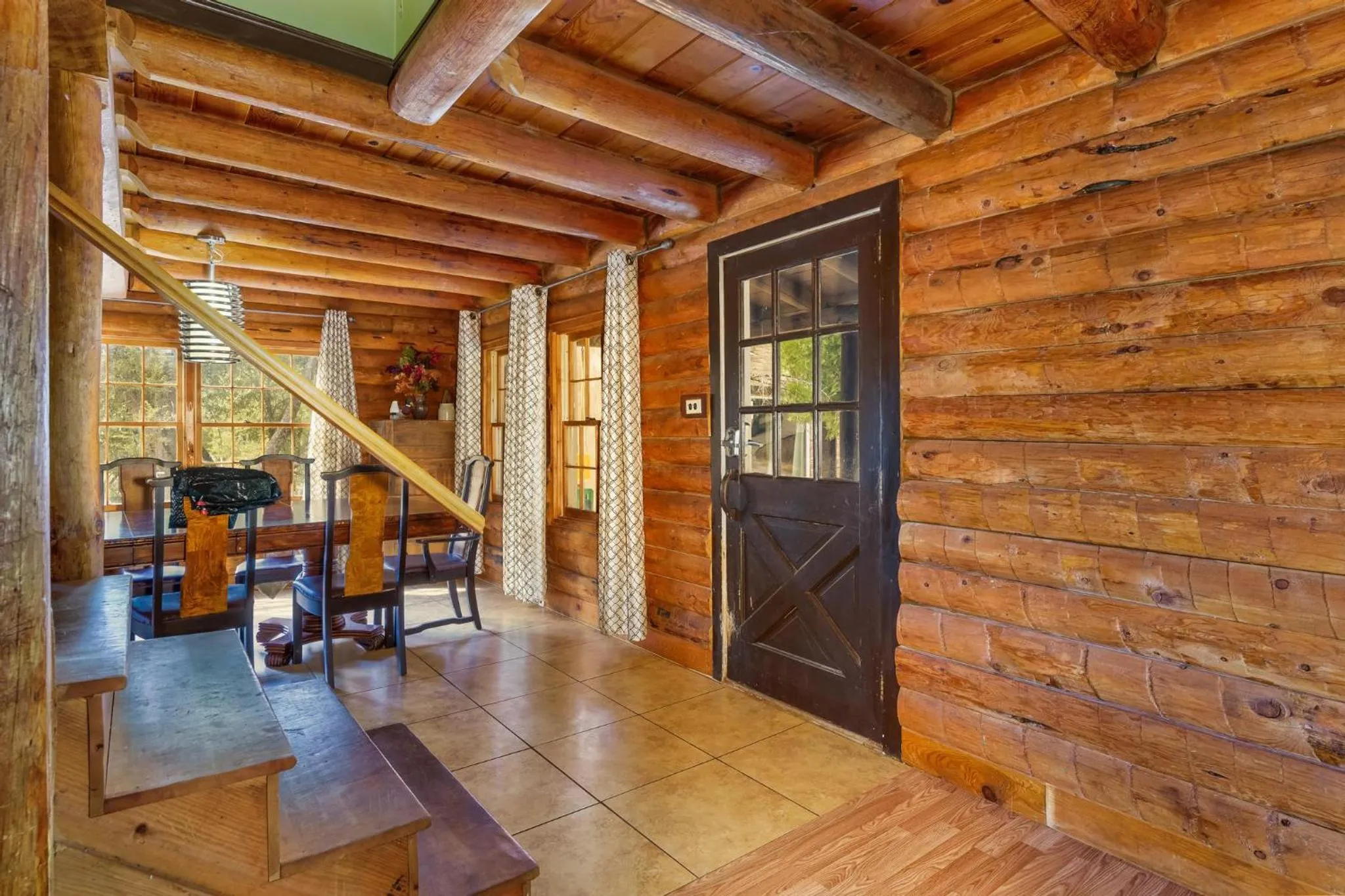 Mountain Trail Lodge and Vacation Rentals