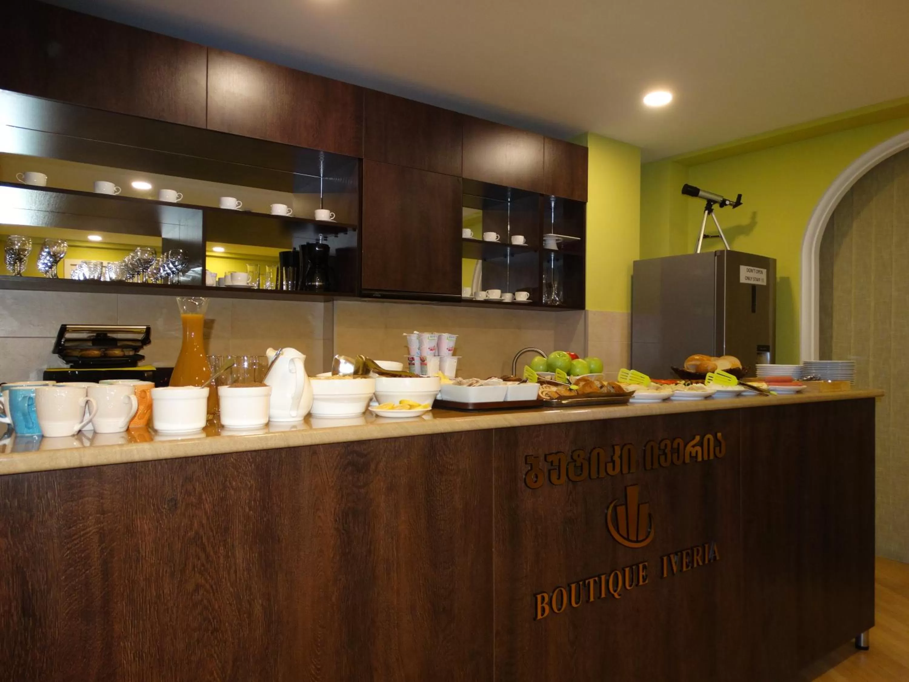 Food and drinks in Hotel Boutique IVERIA