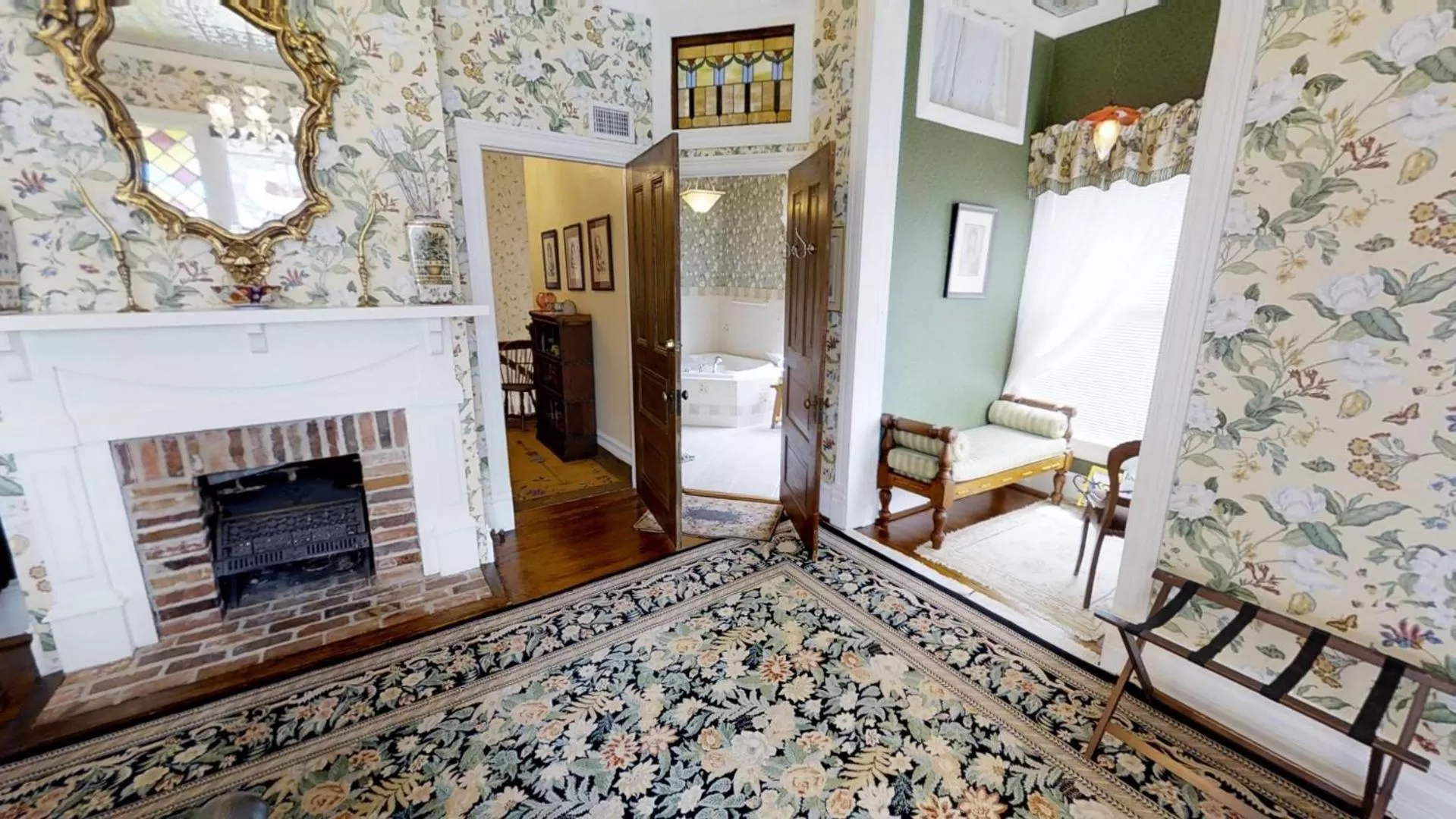 Bed in Hanna House Bed & Breakfast