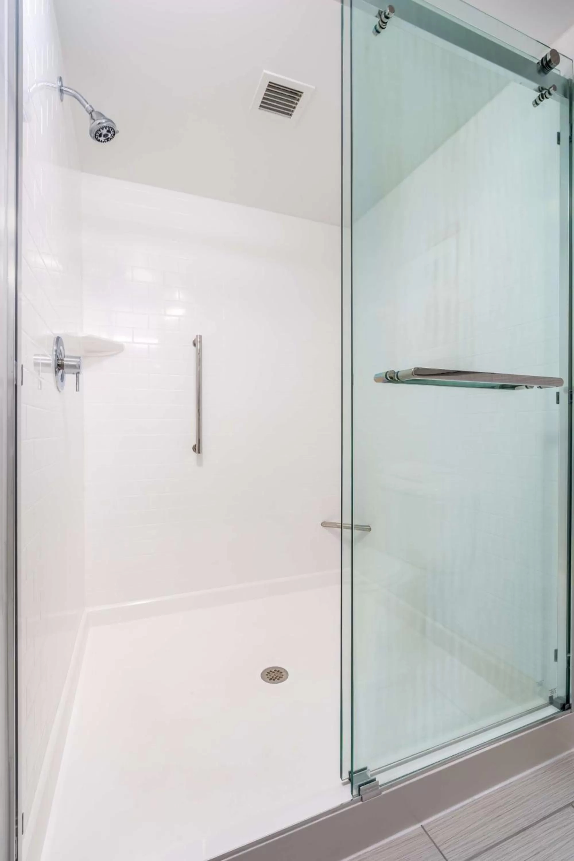 Bathroom in Hampton Inn - Springfield