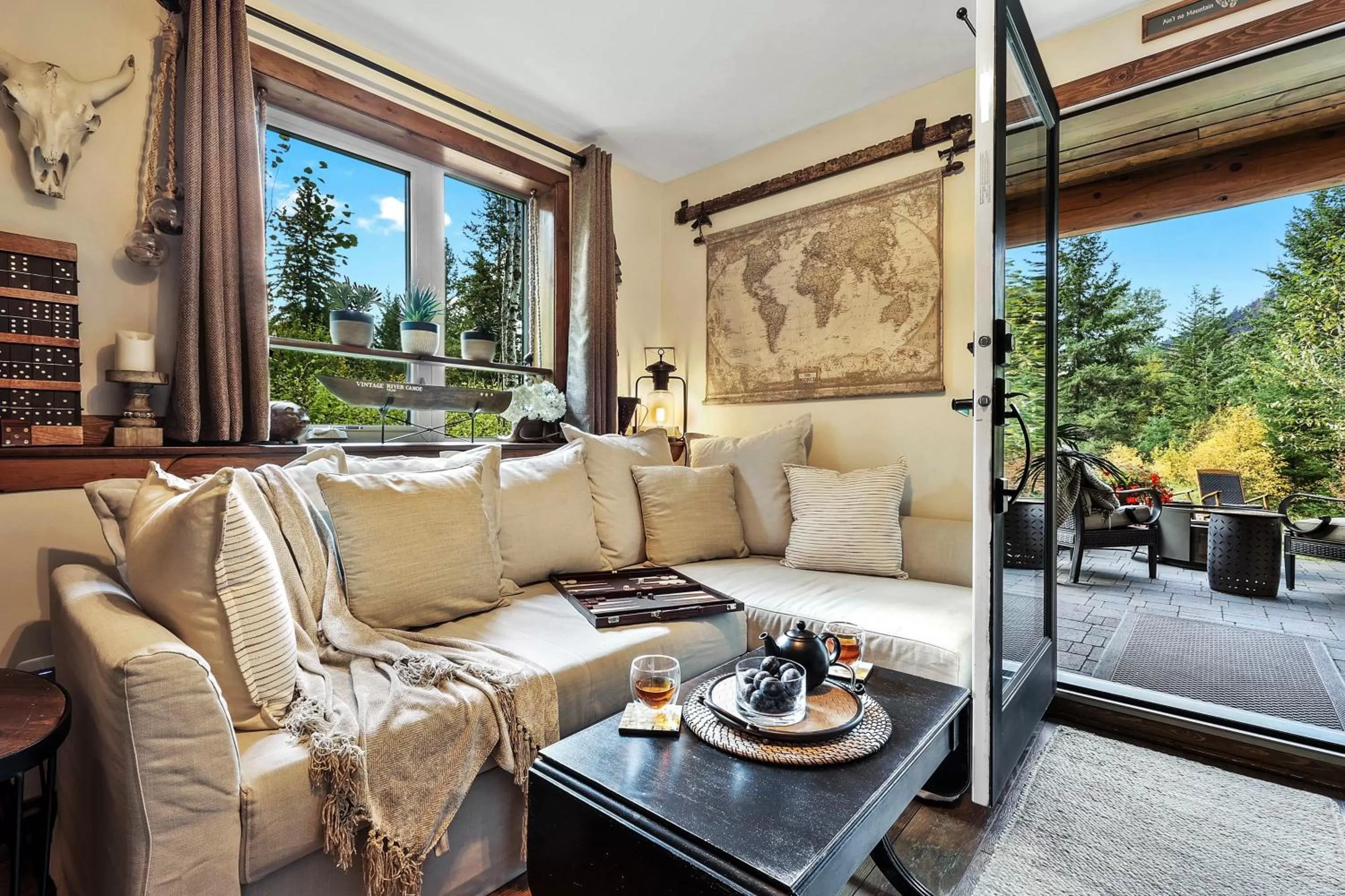 Living room in A Suite Retreat - Beyond Bed & Breakfast