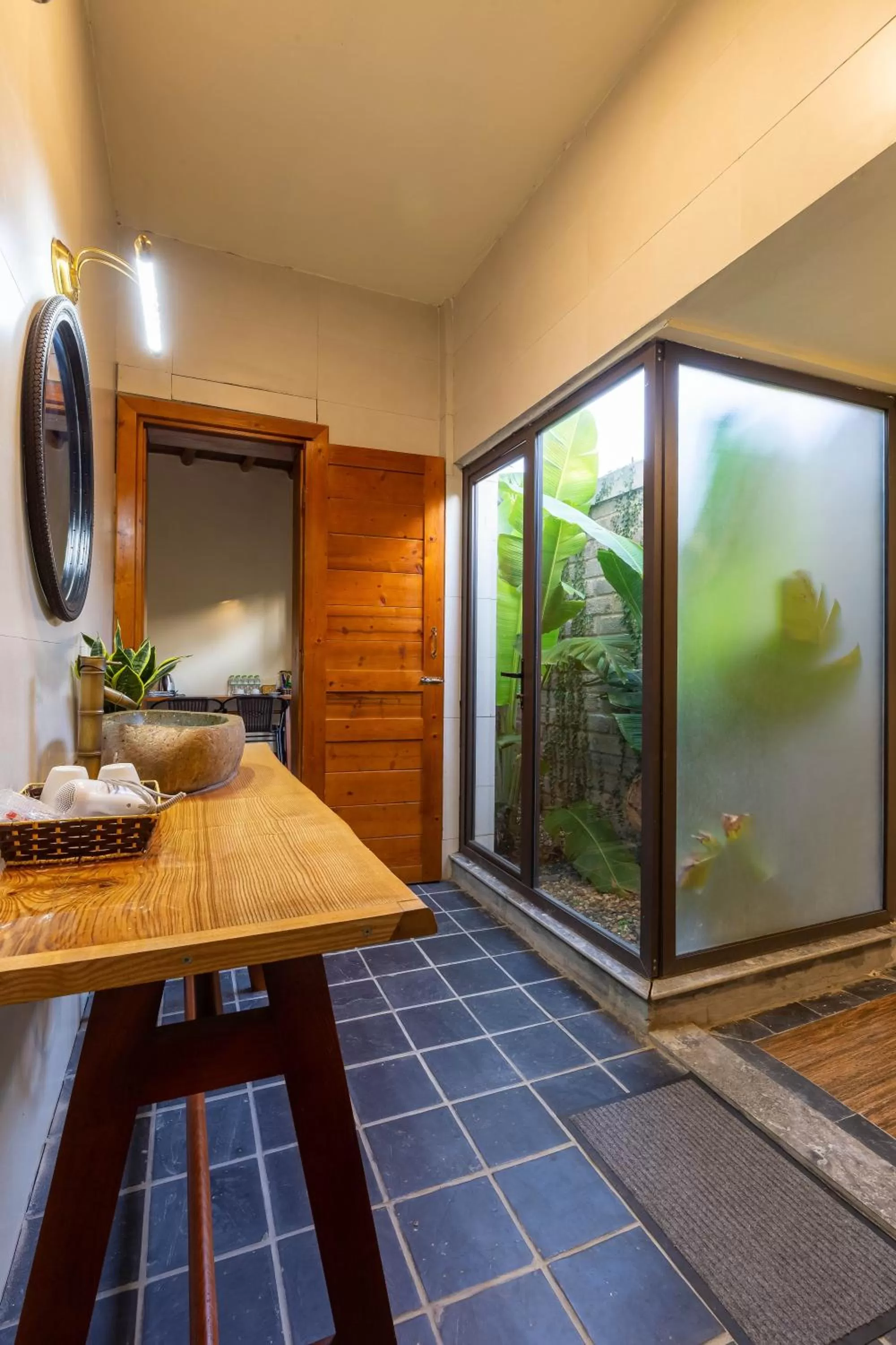 Toilet in Tam Coc Banana Bungalow