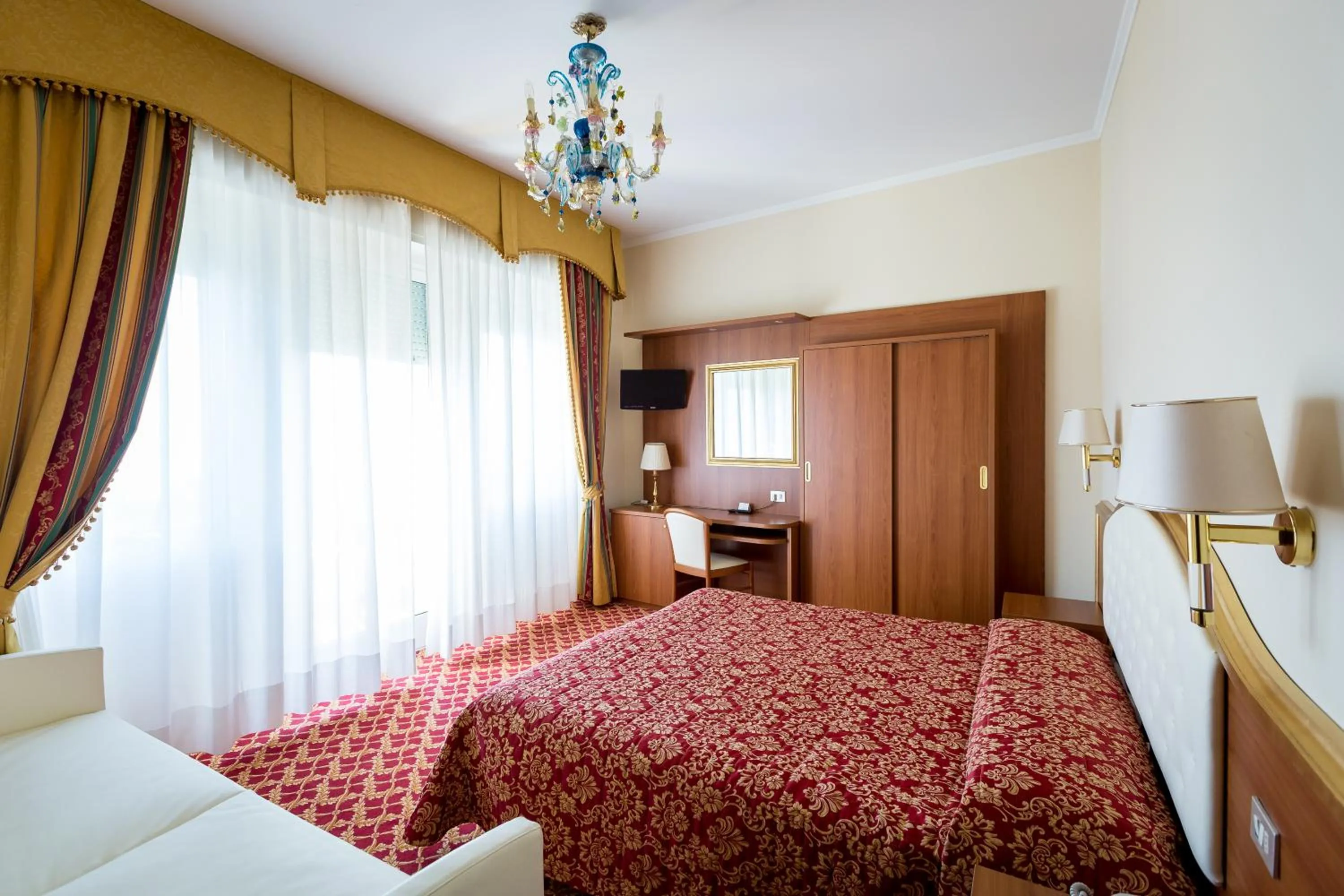 Photo of the whole room, Bed in Hotel Milan Speranza Au Lac
