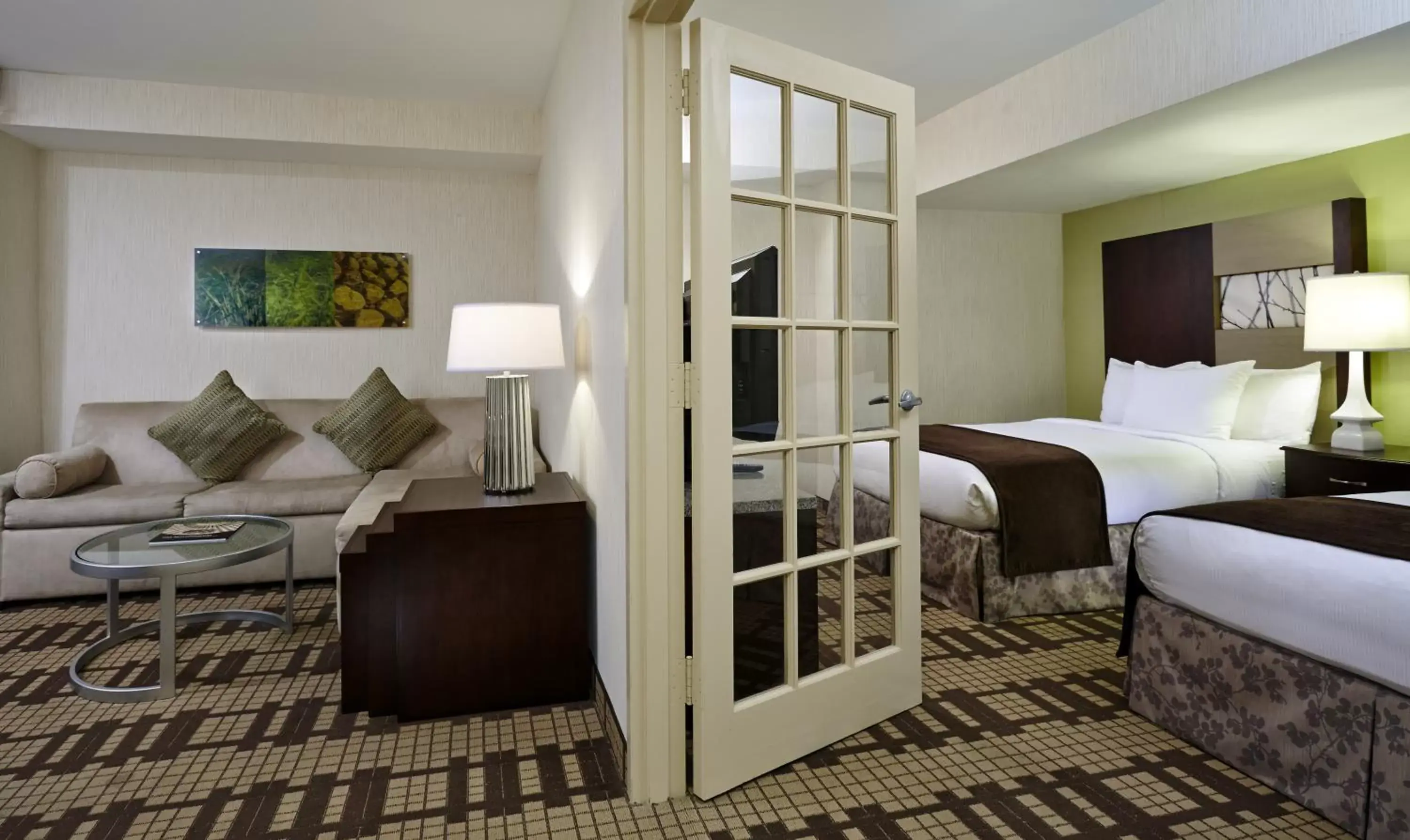 2 Double 2 Room Suite in Hotel Silver Spring 2 Double 2 Room Suite in Hotel Silver Spring