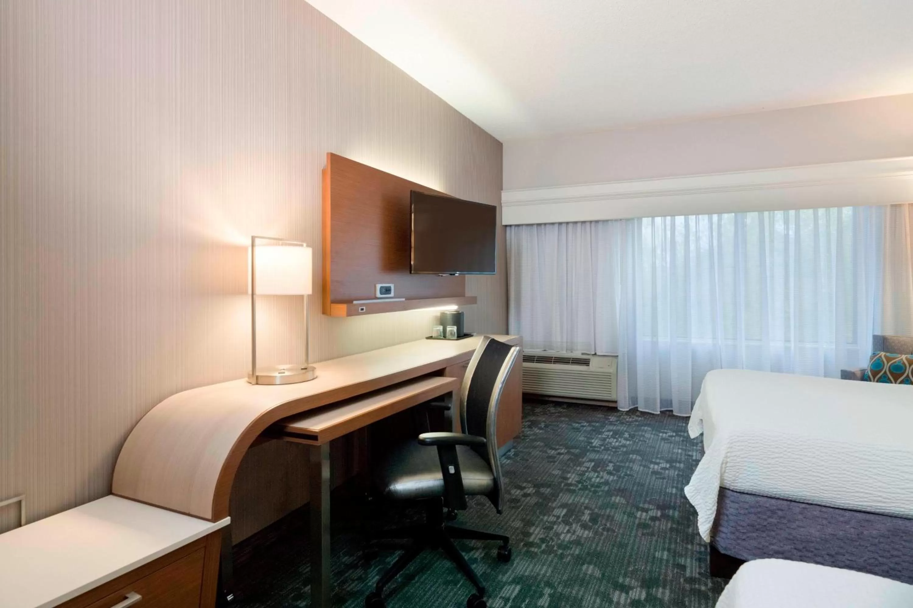 Photo of the whole room, Bed in Courtyard by Marriott Scranton Montage Mountain