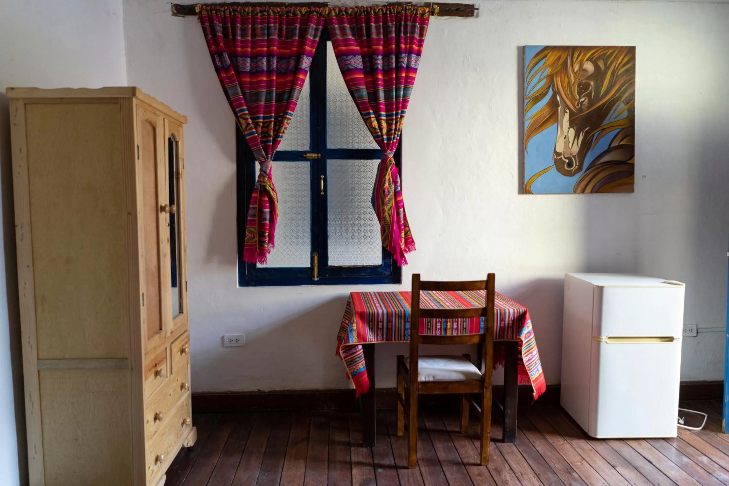 TV and multimedia in Blue Door Housing Historic Quito