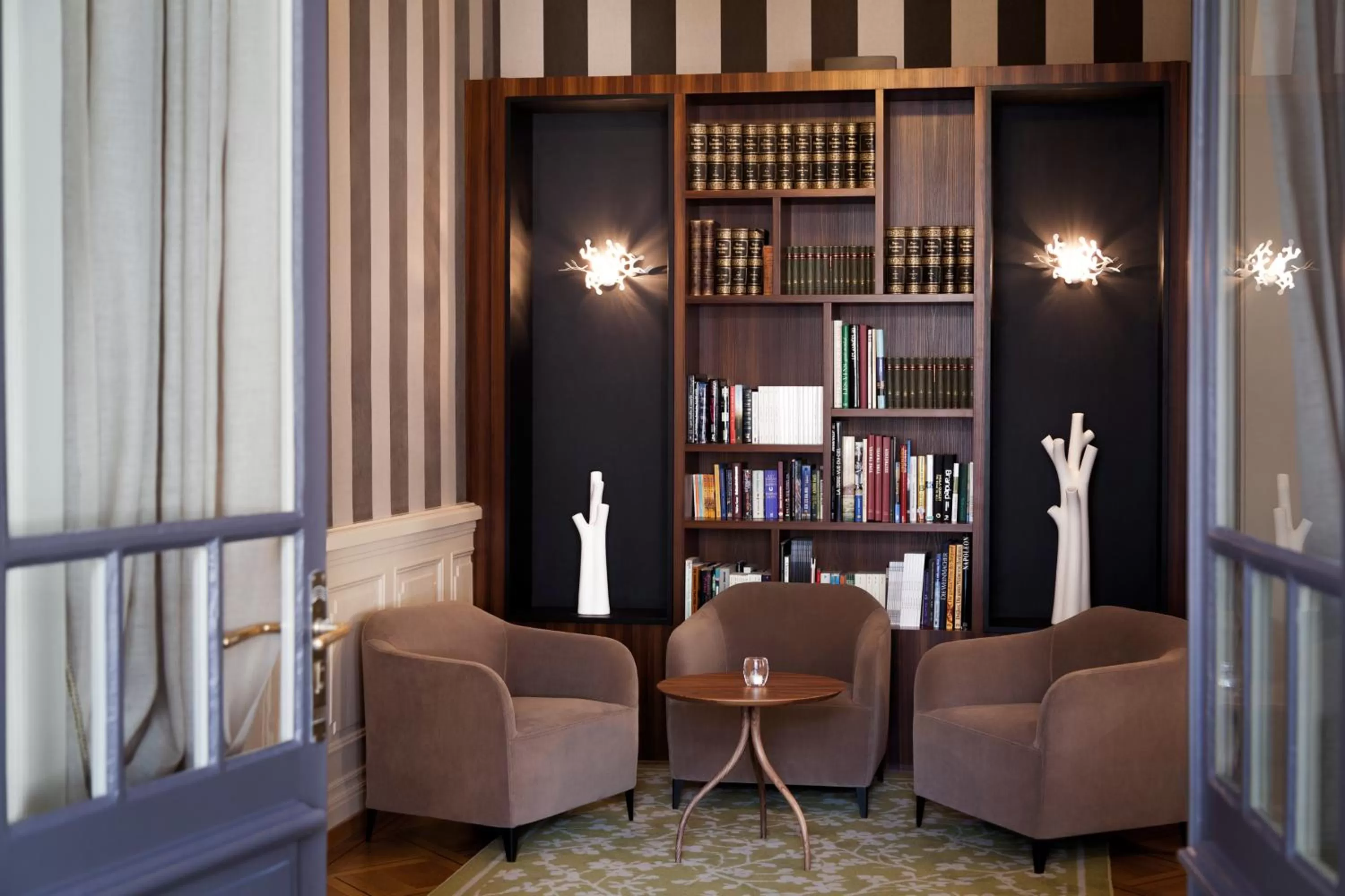 Lounge or bar in Royal St. Georges Hotel Interlaken - MGallery Collection