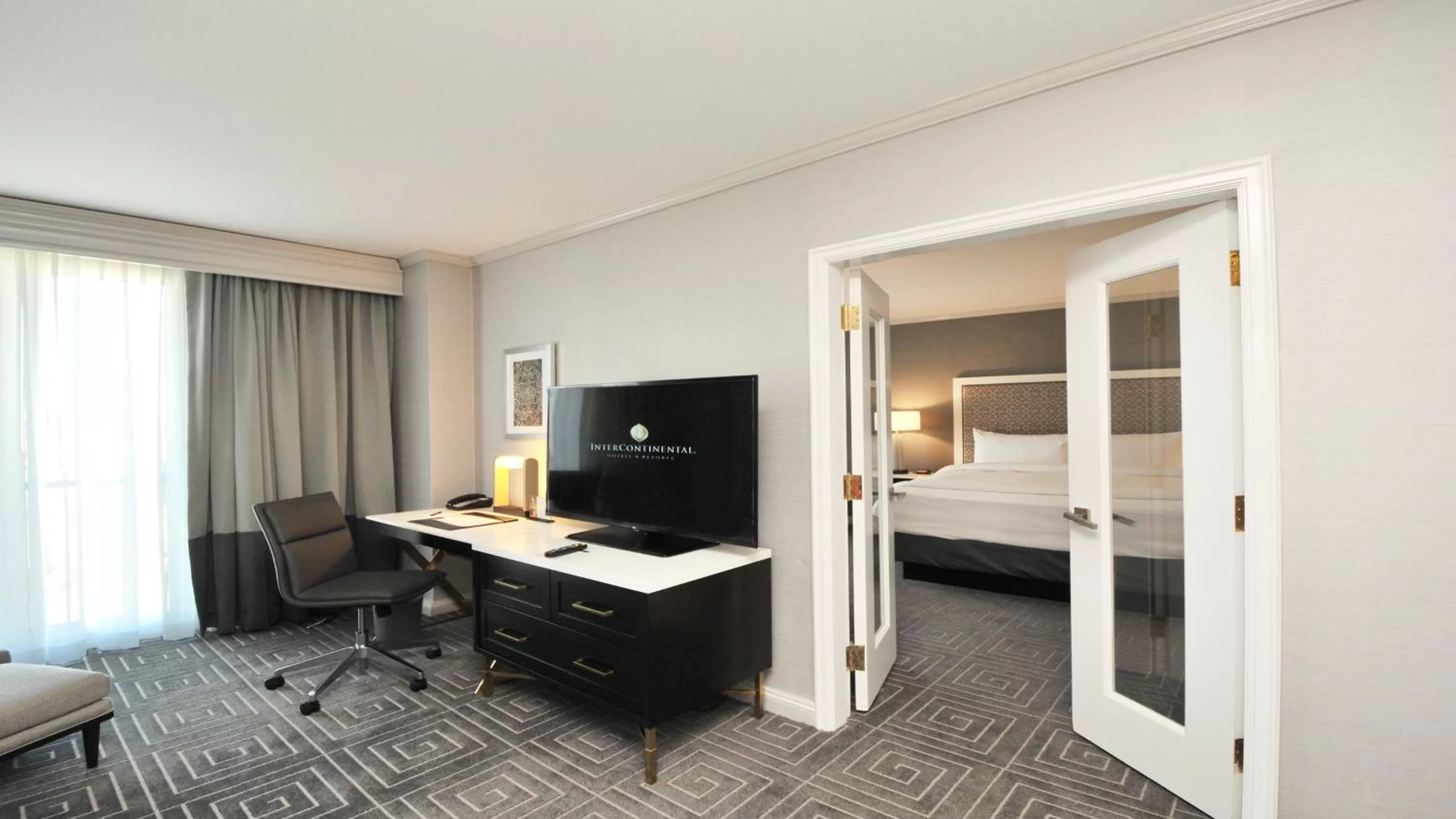 Photo of the whole room in InterContinental Kansas City at the Plaza by IHG