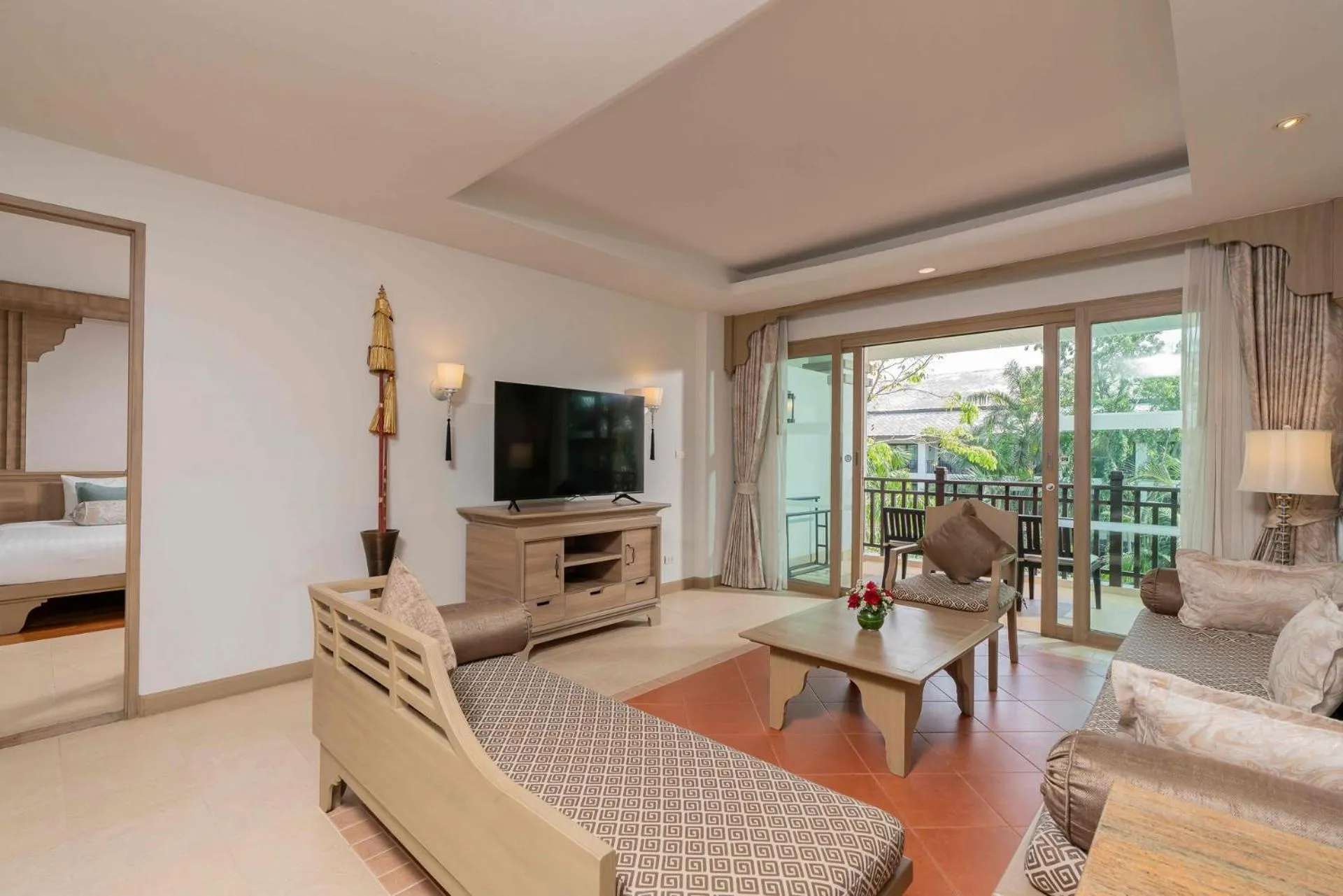 Living room, Bed in Ravindra Beach Resort & Spa - SHA Extra Plus