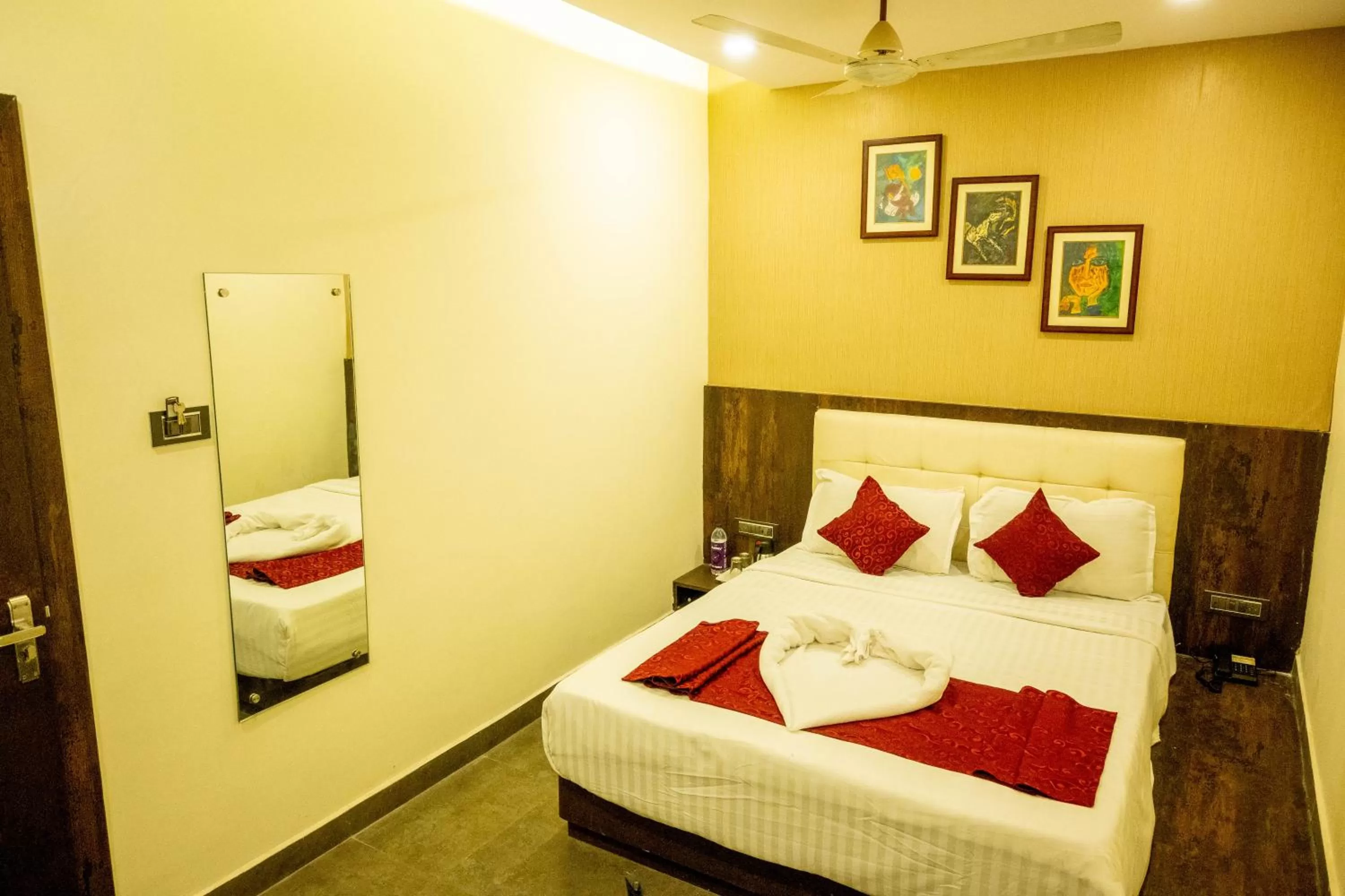 Bed in Vinayak Bhavan By Vinayak Hotels