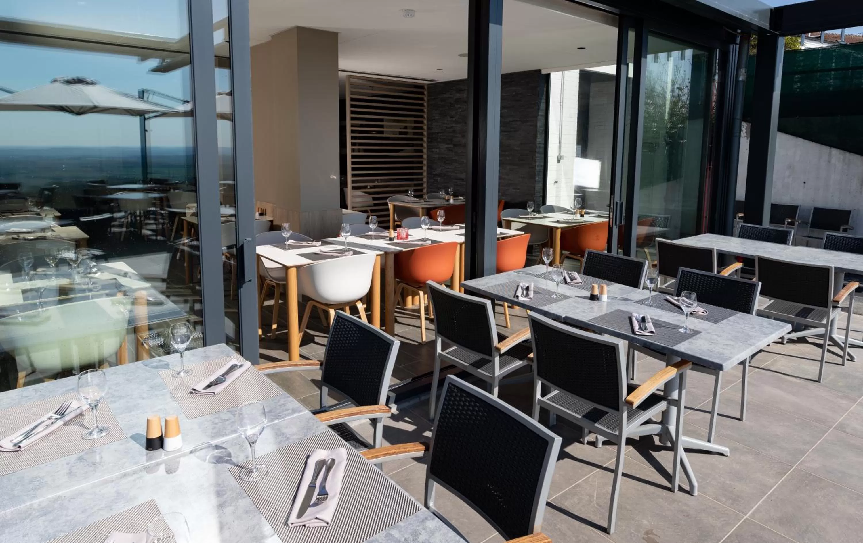 Lounge or bar, Restaurant/Places to Eat in Floreal Le Panoramique