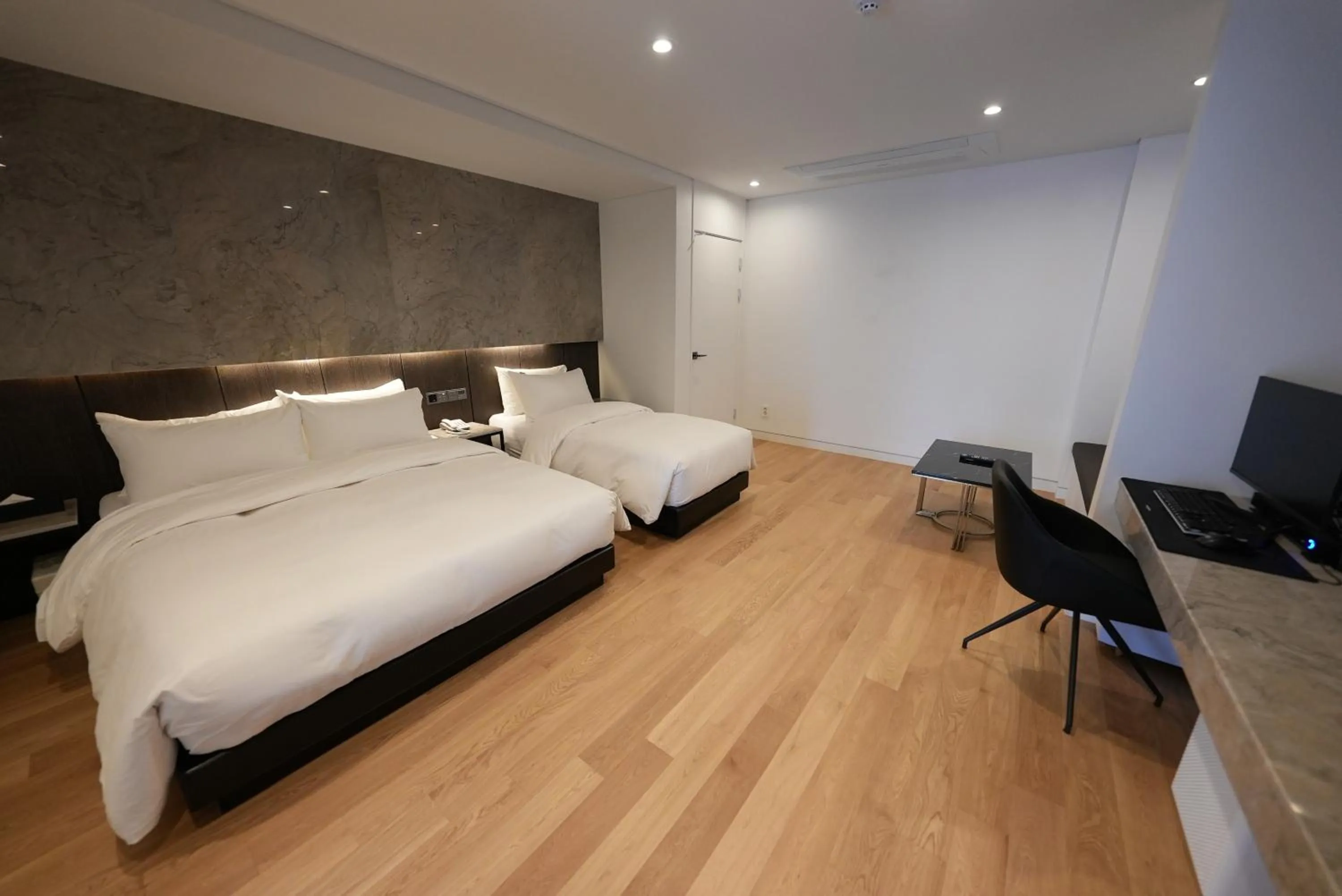 Photo of the whole room, Bed in Amare Hotel Jongno