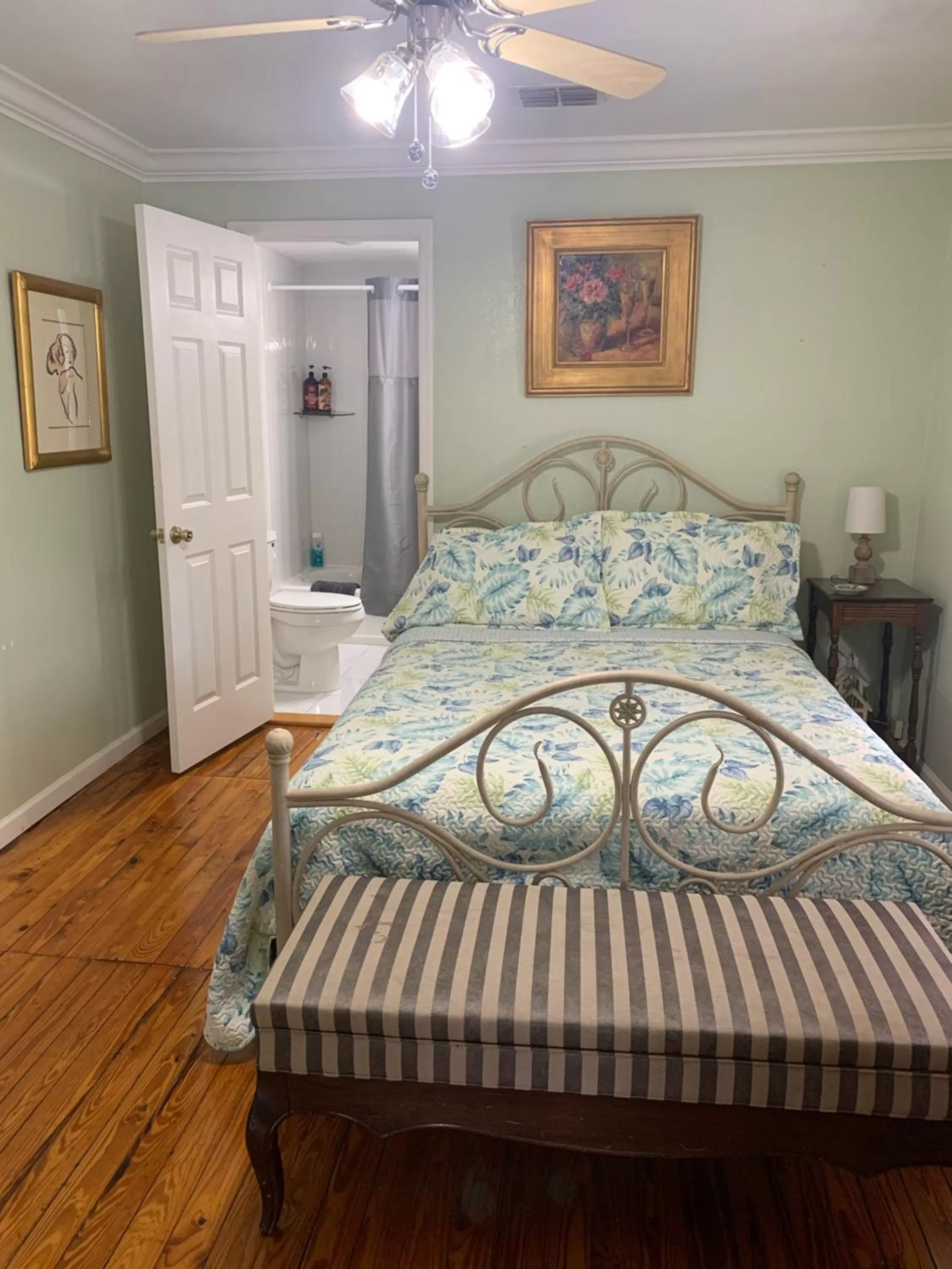 Bed in Nature Coast Inn & Cottages