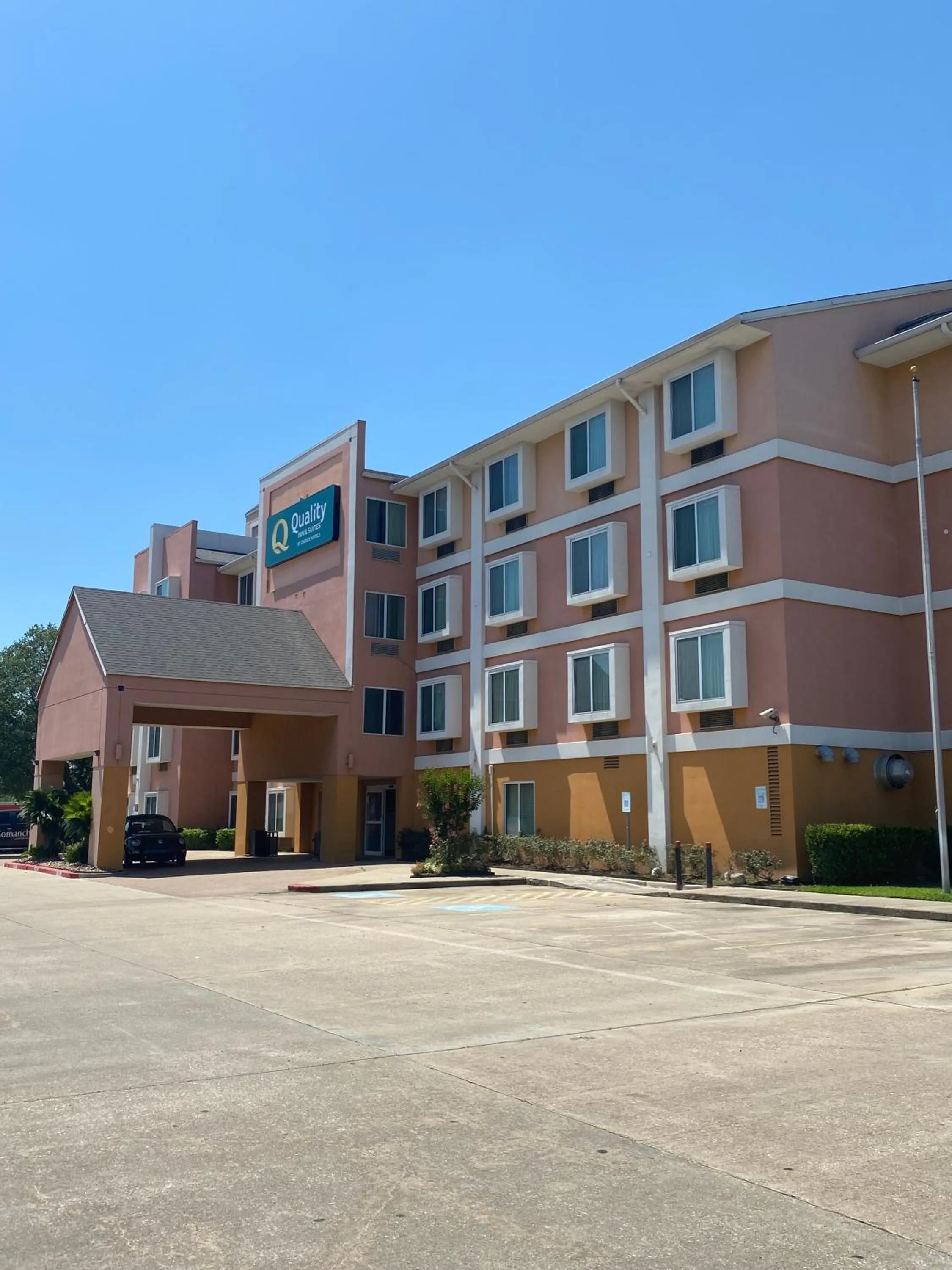 Property building in Quality Inn & Suites West Chase