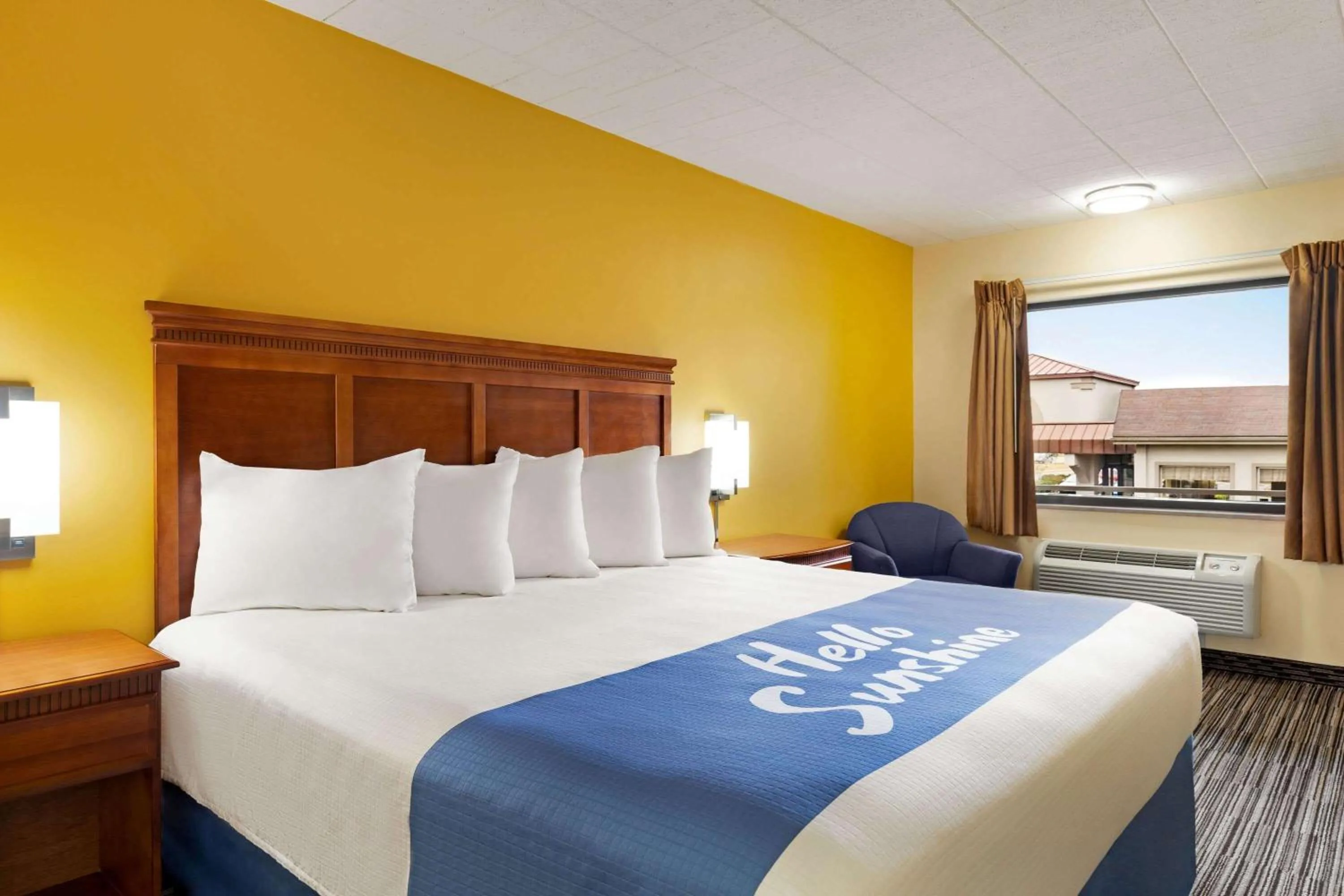 Photo of the whole room in Days Inn by Wyndham Oak Ridge Knoxville