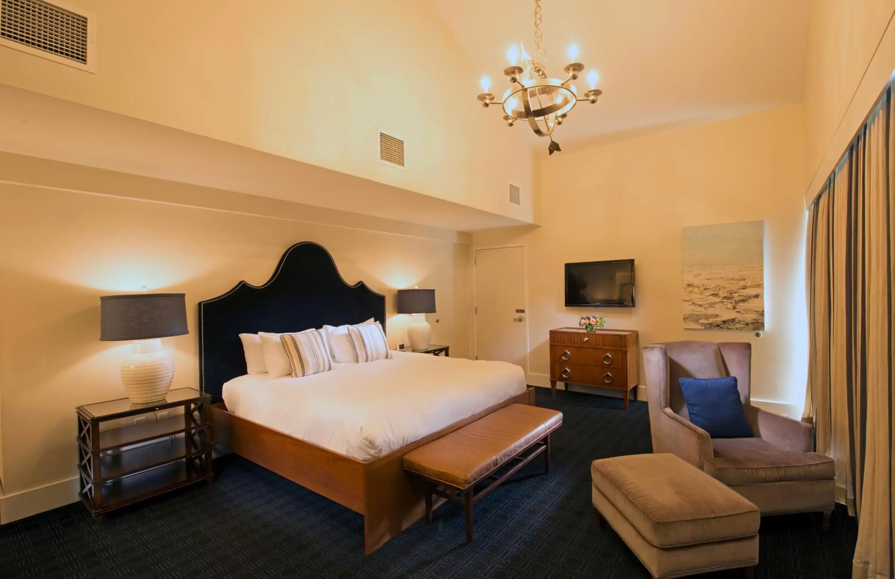 Admiral's King Suite With Deck in The Boathouse Admiral's King Suite With Deck in The Boathouse