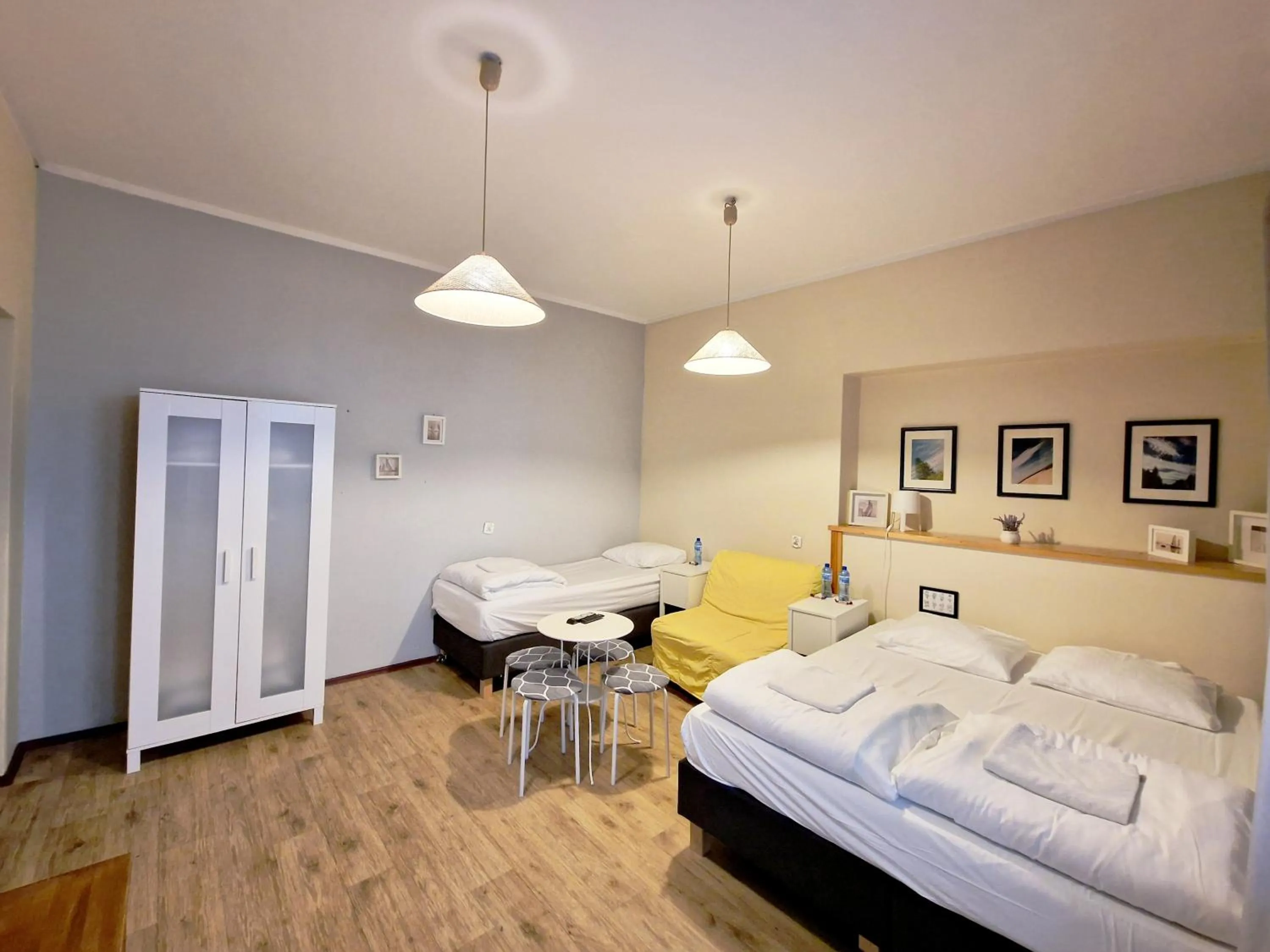 Bed in Hostel Helvetia Rooms Warsaw CITY CENTER and OLD TOWN