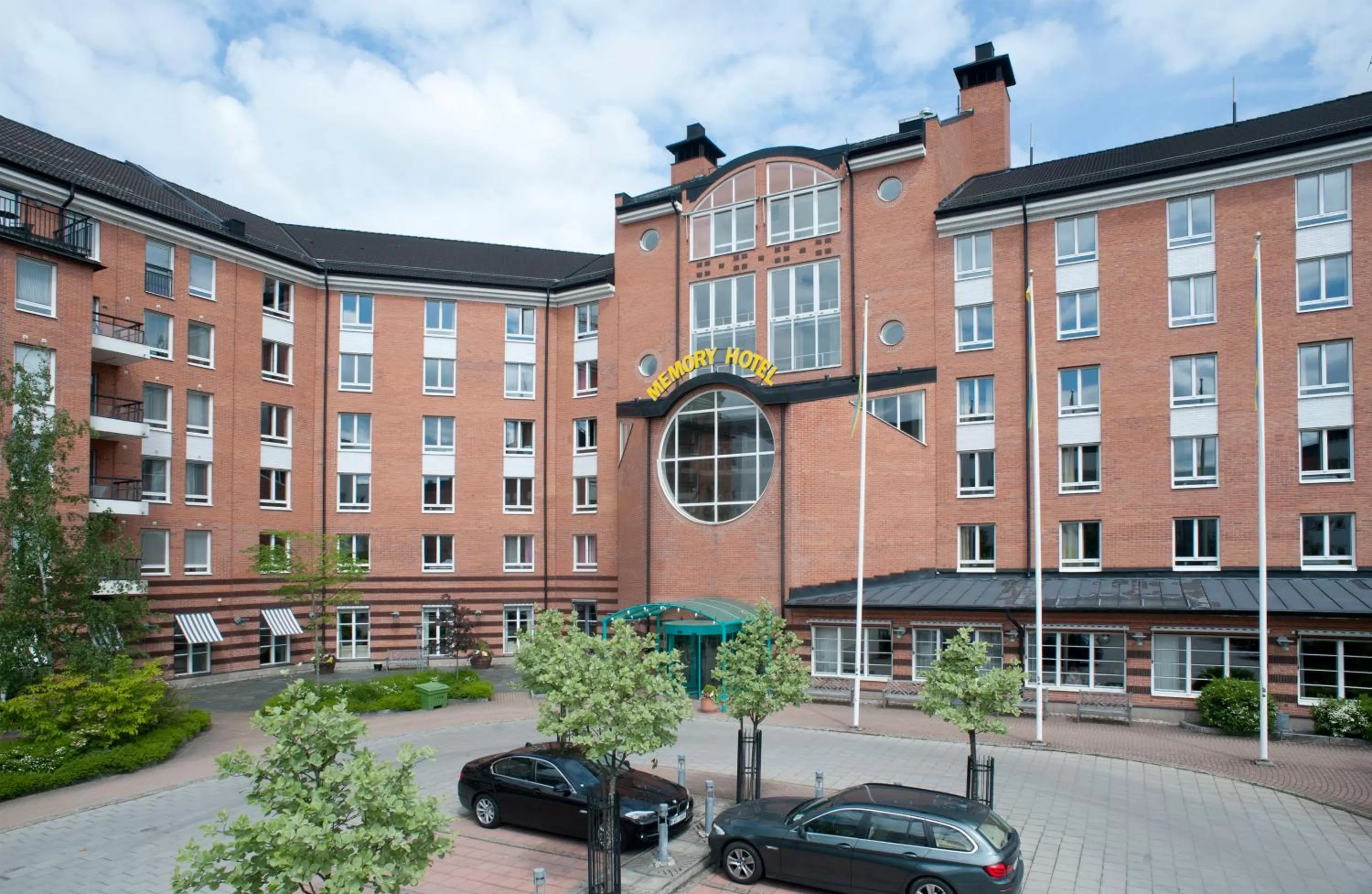 Facade/entrance in Memory Hotel