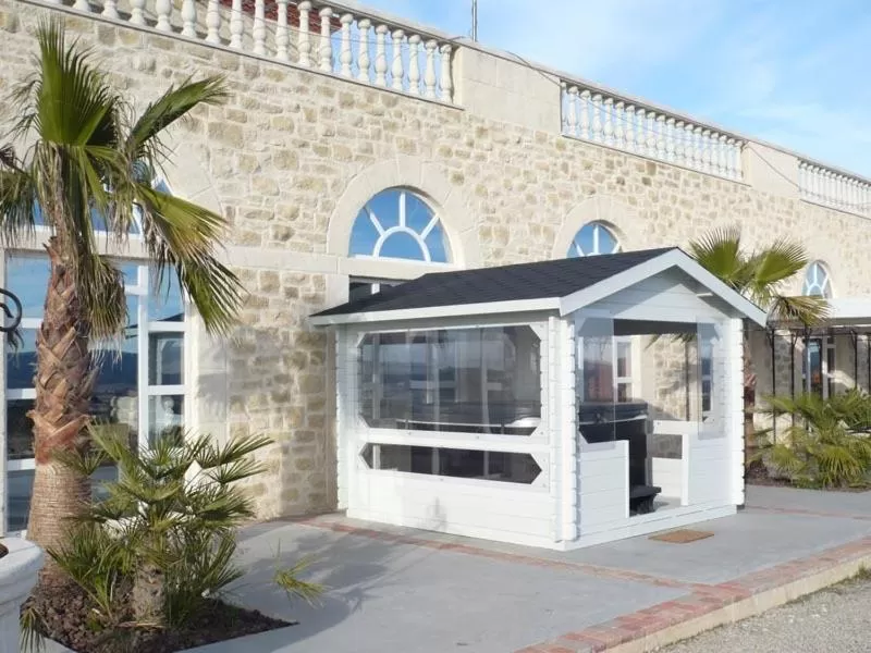 Property building in Château de Valloubière