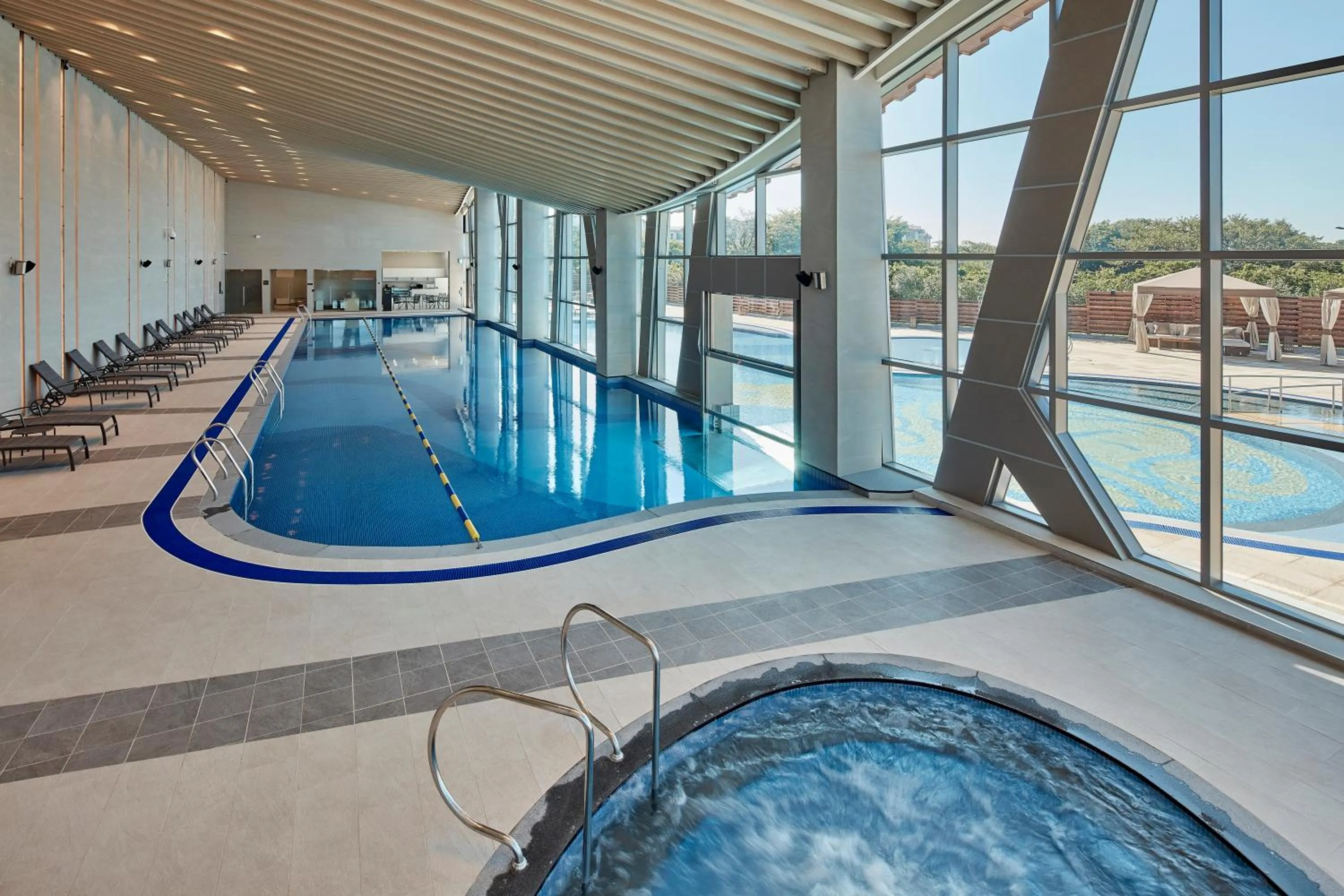 Swimming pool in Somerset Jeju Shinhwa World