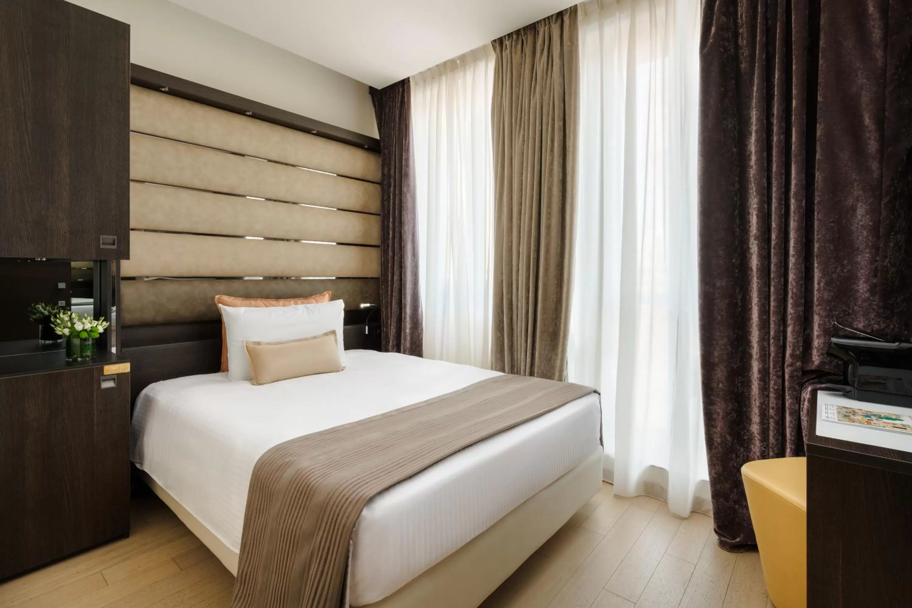 Bed in Hotel The Square Milano Duomo - Preferred Hotels & Resorts