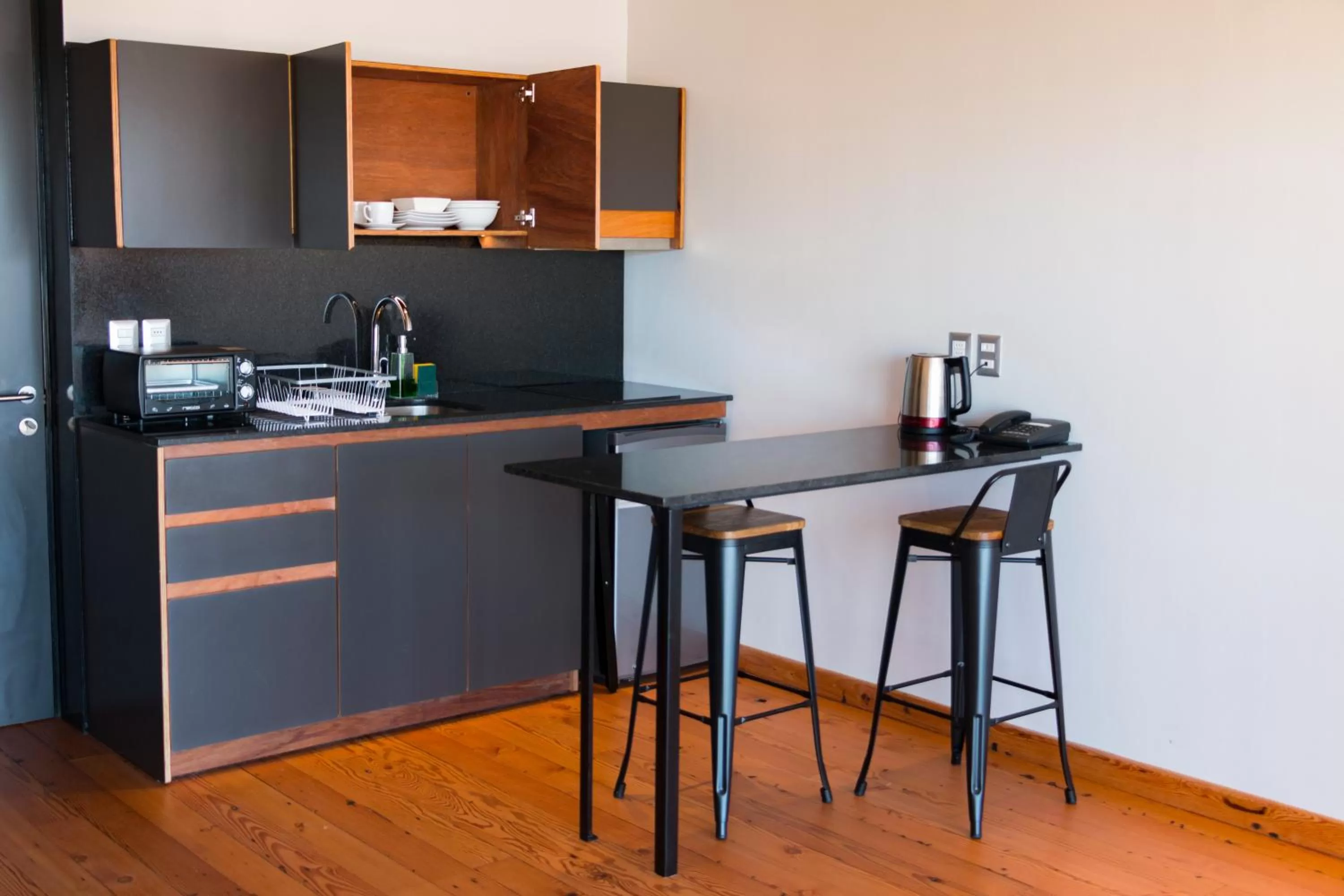 Kitchen or kitchenette, Kitchen/Kitchenette in Augusta Hotel