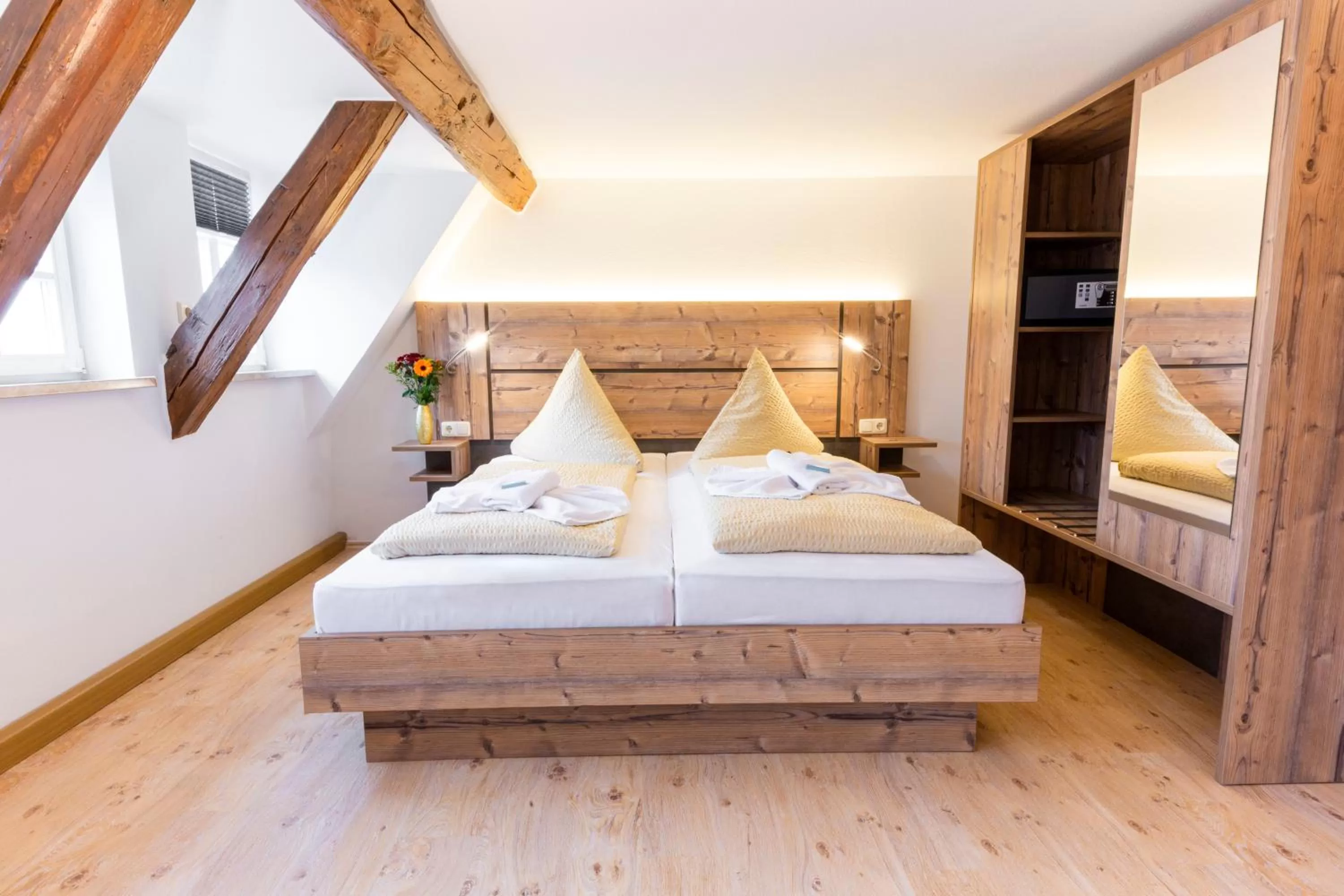 Photo of the whole room, Bed in Waldgasthof Bad Einsiedel