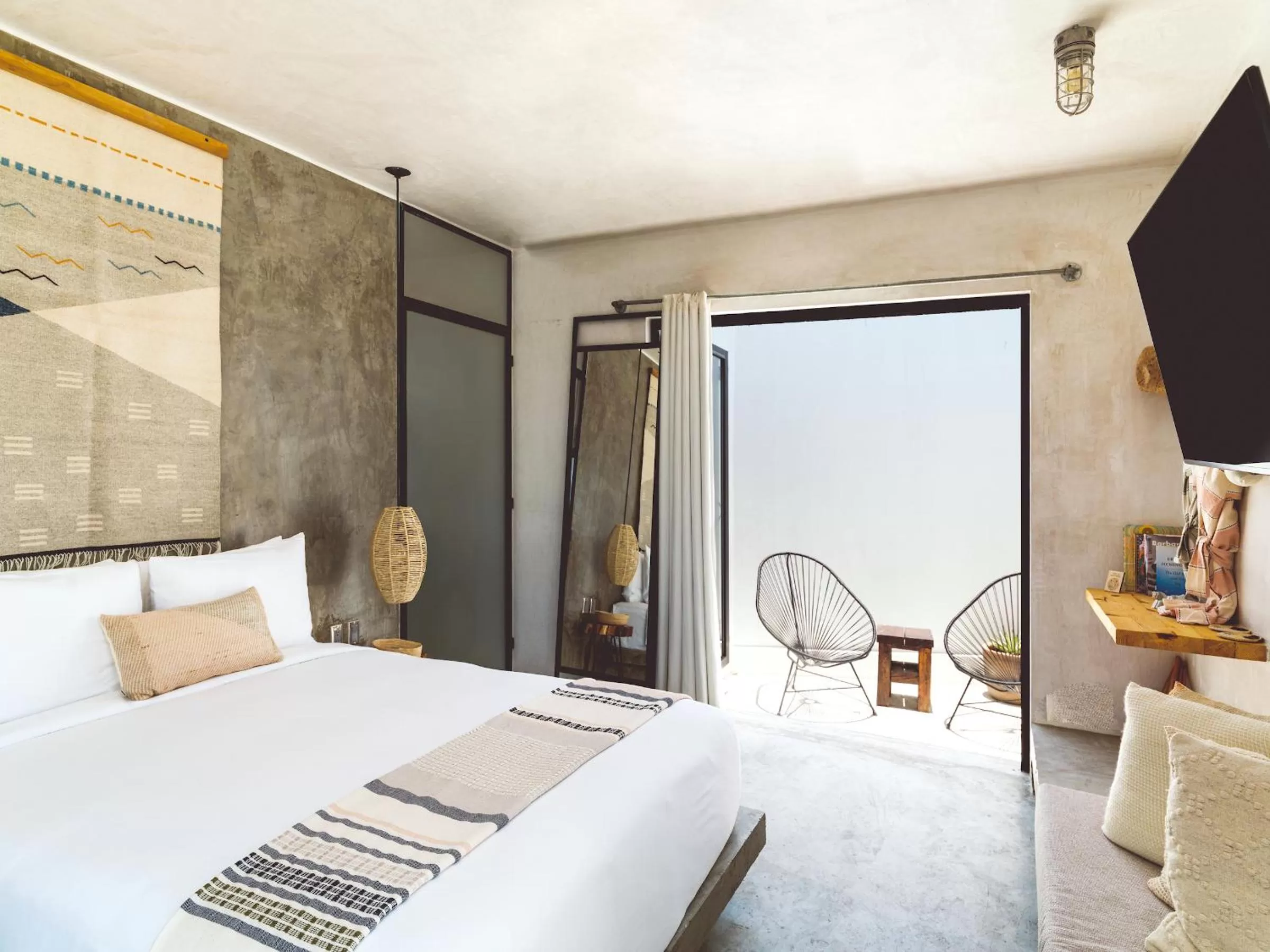 Bed in Drift San Jose del Cabo, a Member of Design Hotels