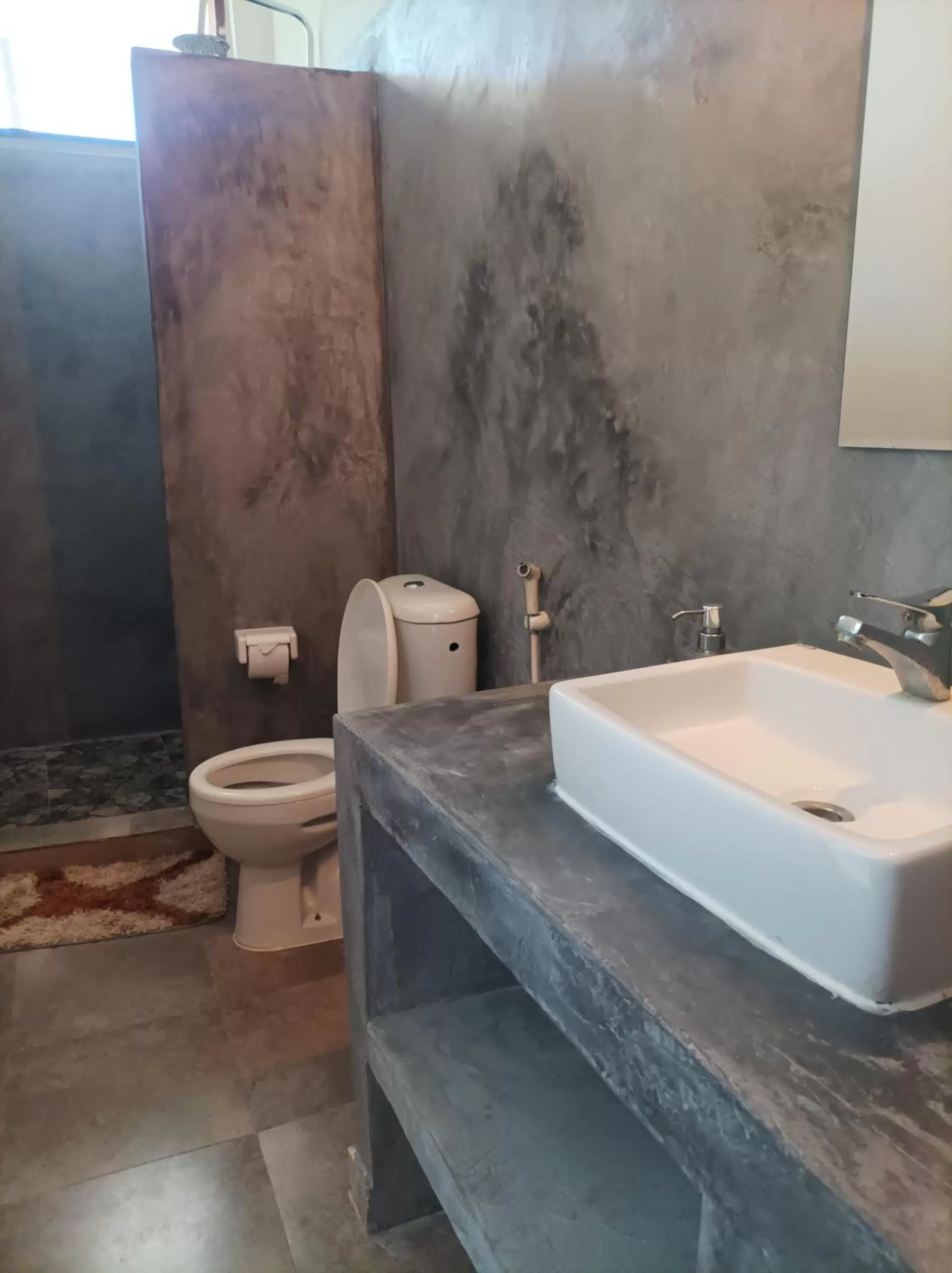 Bathroom in Zanzicrown